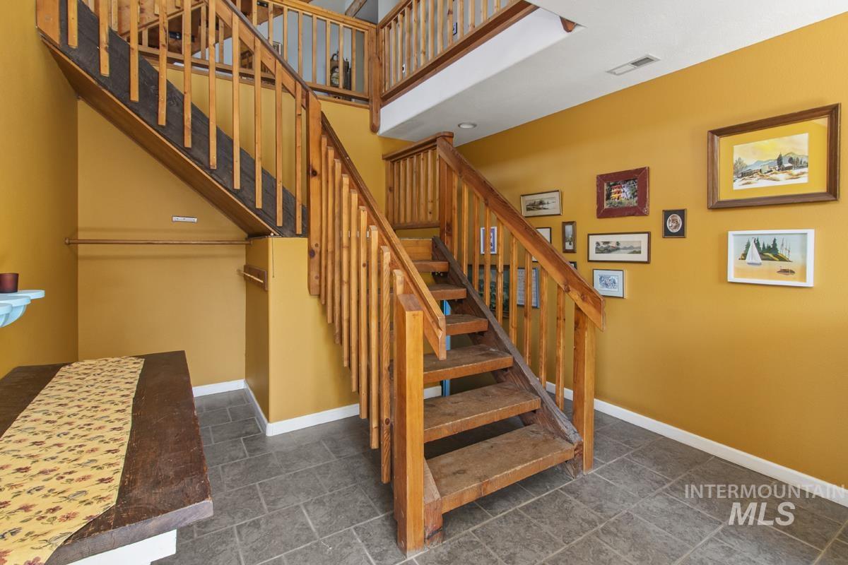 1610 Pine Lake Ranch Drive, Cascade, Idaho 83611, 3 Bedrooms, 3 Bathrooms, Residential For Sale, Price $1,199,000,MLS 98999385