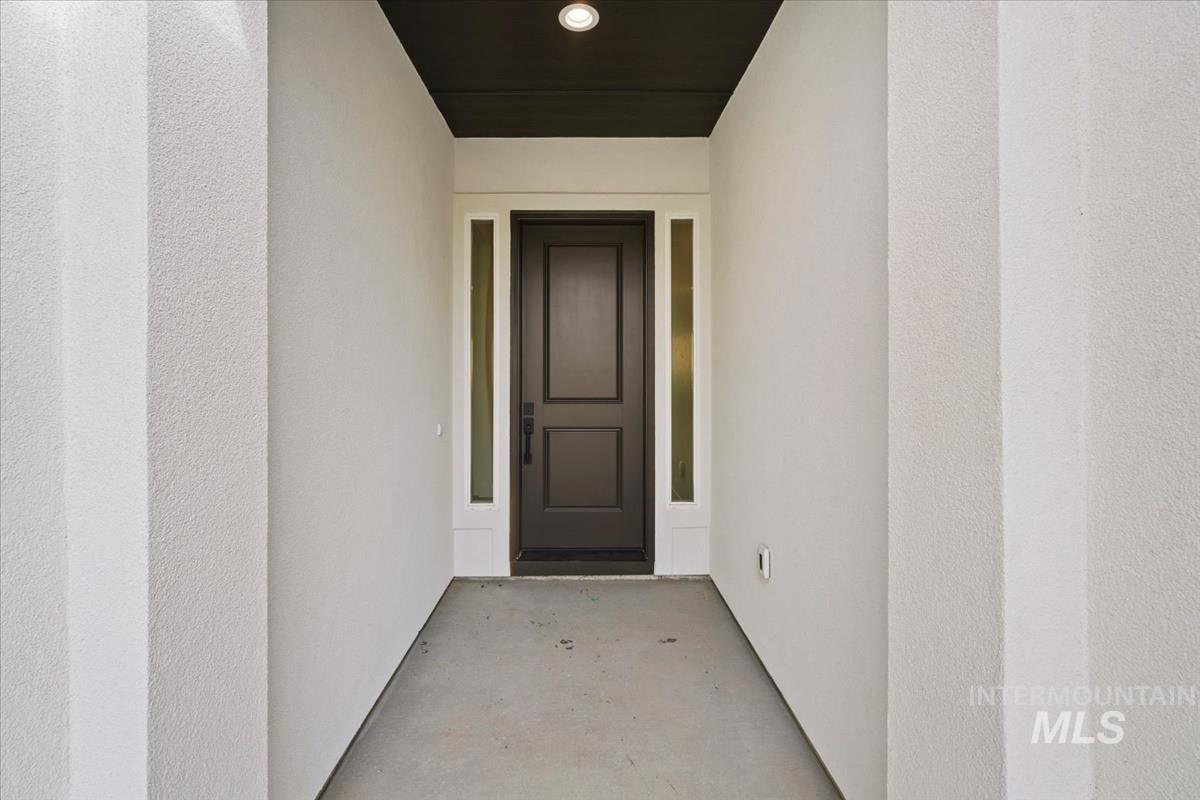 6734 W Sollas Dr, Eagle, Idaho 83616, 3 Bedrooms, 3 Bathrooms, Residential For Sale, Price $824,880, 98999386