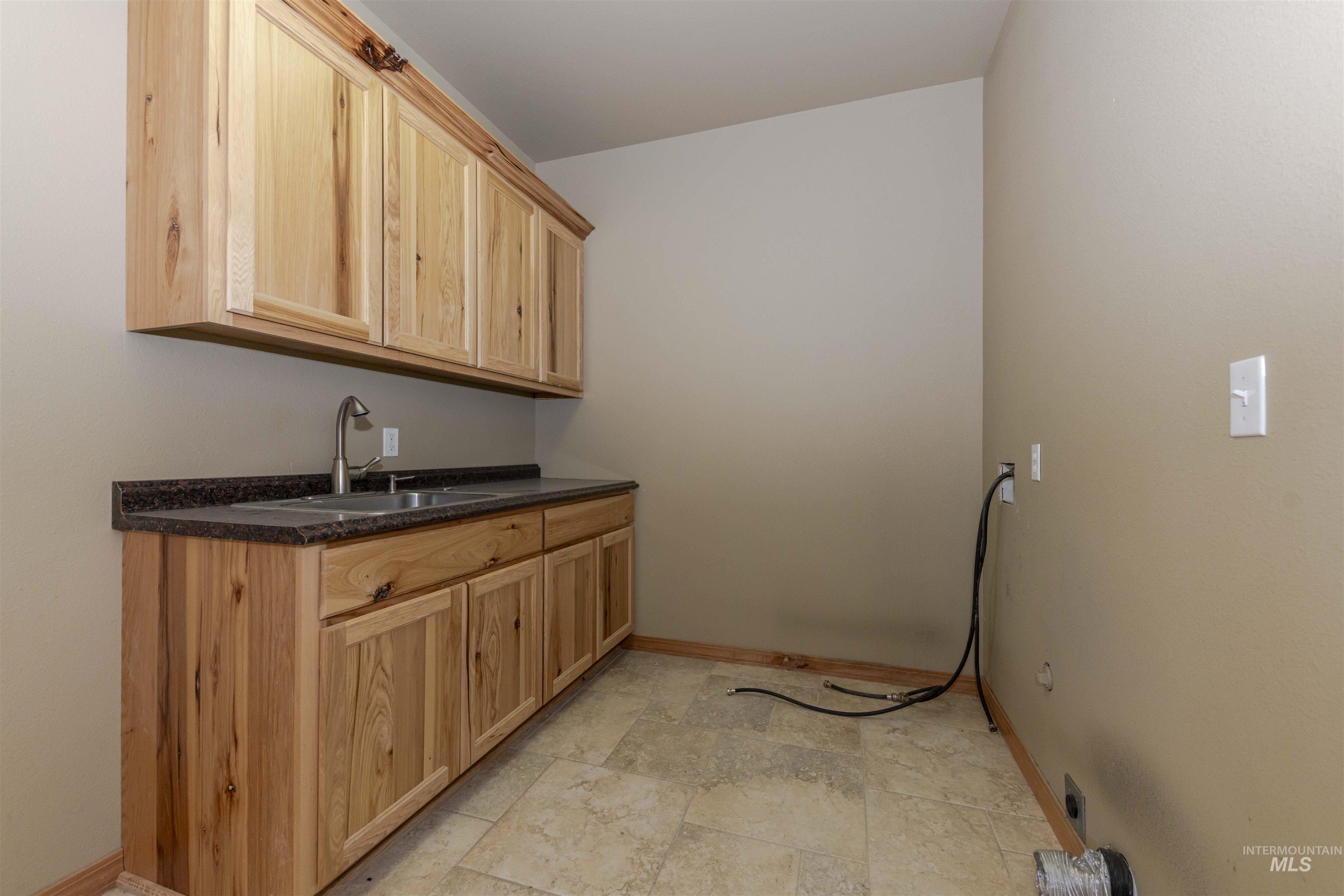 7591 Pheasant Chase Drive, Lewiston, Idaho 83501, 3 Bedrooms, 3 Bathrooms, Residential For Sale, Price $680,000, 98999387
