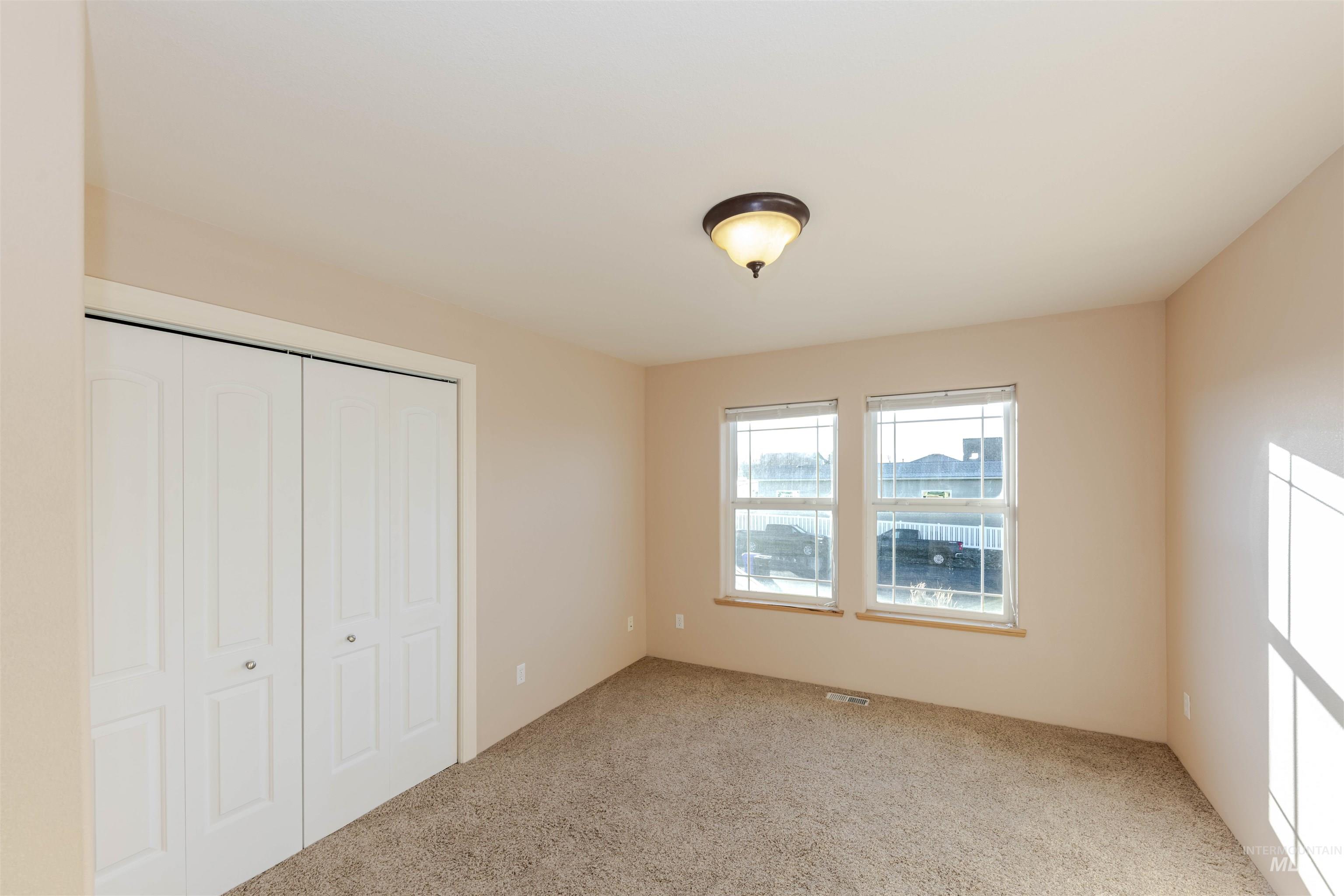 7591 Pheasant Chase Drive, Lewiston, Idaho 83501, 3 Bedrooms, 3 Bathrooms, Residential For Sale, Price $680,000, 98999387