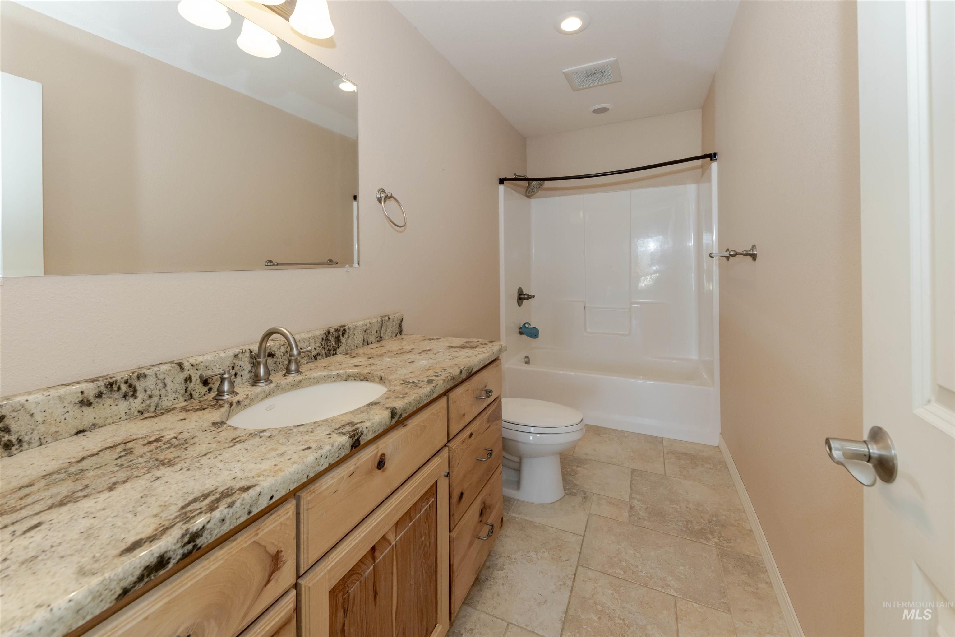 7591 Pheasant Chase Drive, Lewiston, Idaho 83501, 3 Bedrooms, 3 Bathrooms, Residential For Sale, Price $680,000, 98999387