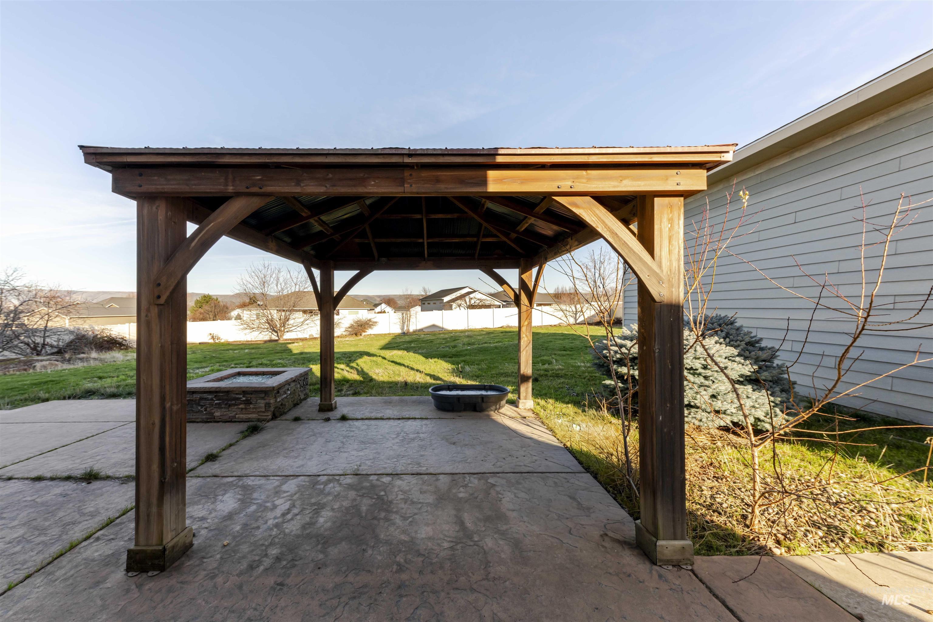 7591 Pheasant Chase Drive, Lewiston, Idaho 83501, 3 Bedrooms, 3 Bathrooms, Residential For Sale, Price $680,000, 98999387