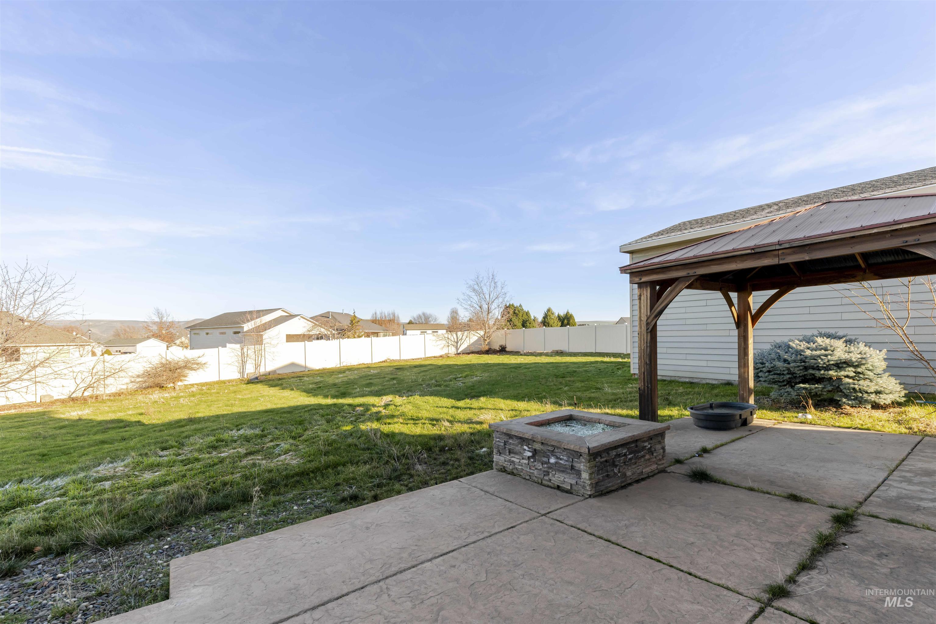 7591 Pheasant Chase Drive, Lewiston, Idaho 83501, 3 Bedrooms, 3 Bathrooms, Residential For Sale, Price $680,000, 98999387