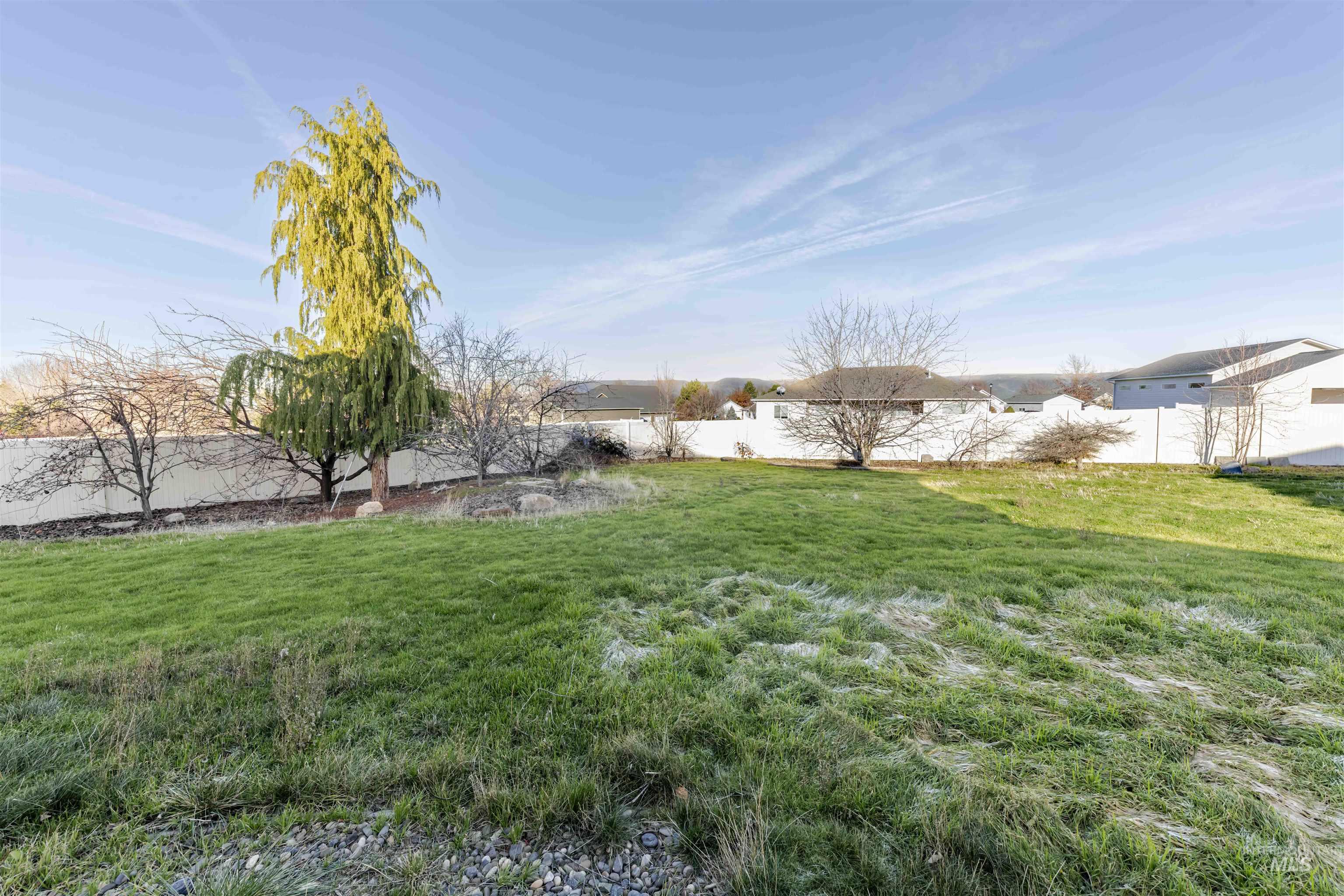 7591 Pheasant Chase Drive, Lewiston, Idaho 83501, 3 Bedrooms, 3 Bathrooms, Residential For Sale, Price $680,000, 98999387