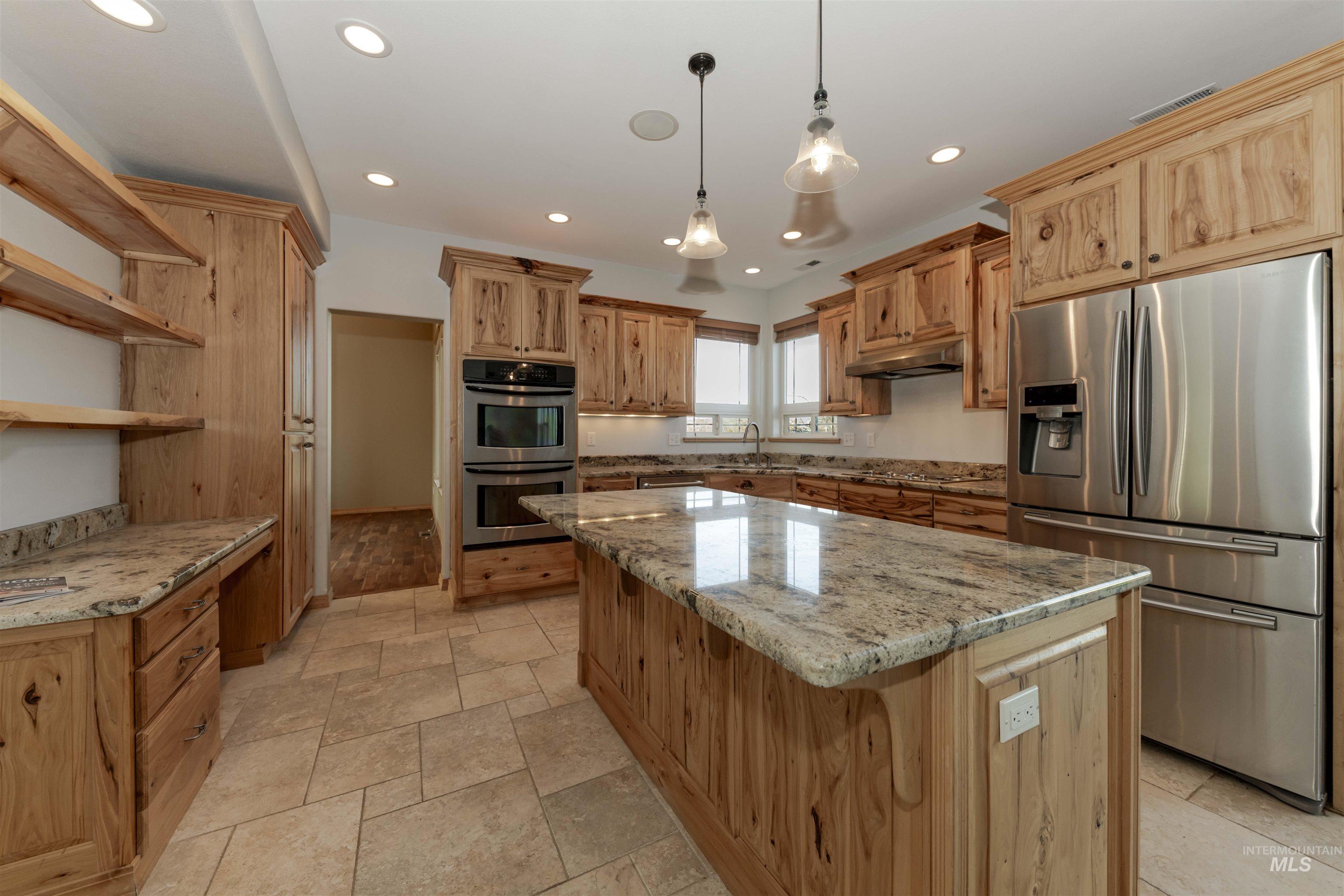 7591 Pheasant Chase Drive, Lewiston, Idaho 83501, 3 Bedrooms, 3 Bathrooms, Residential For Sale, Price $680,000, 98999387