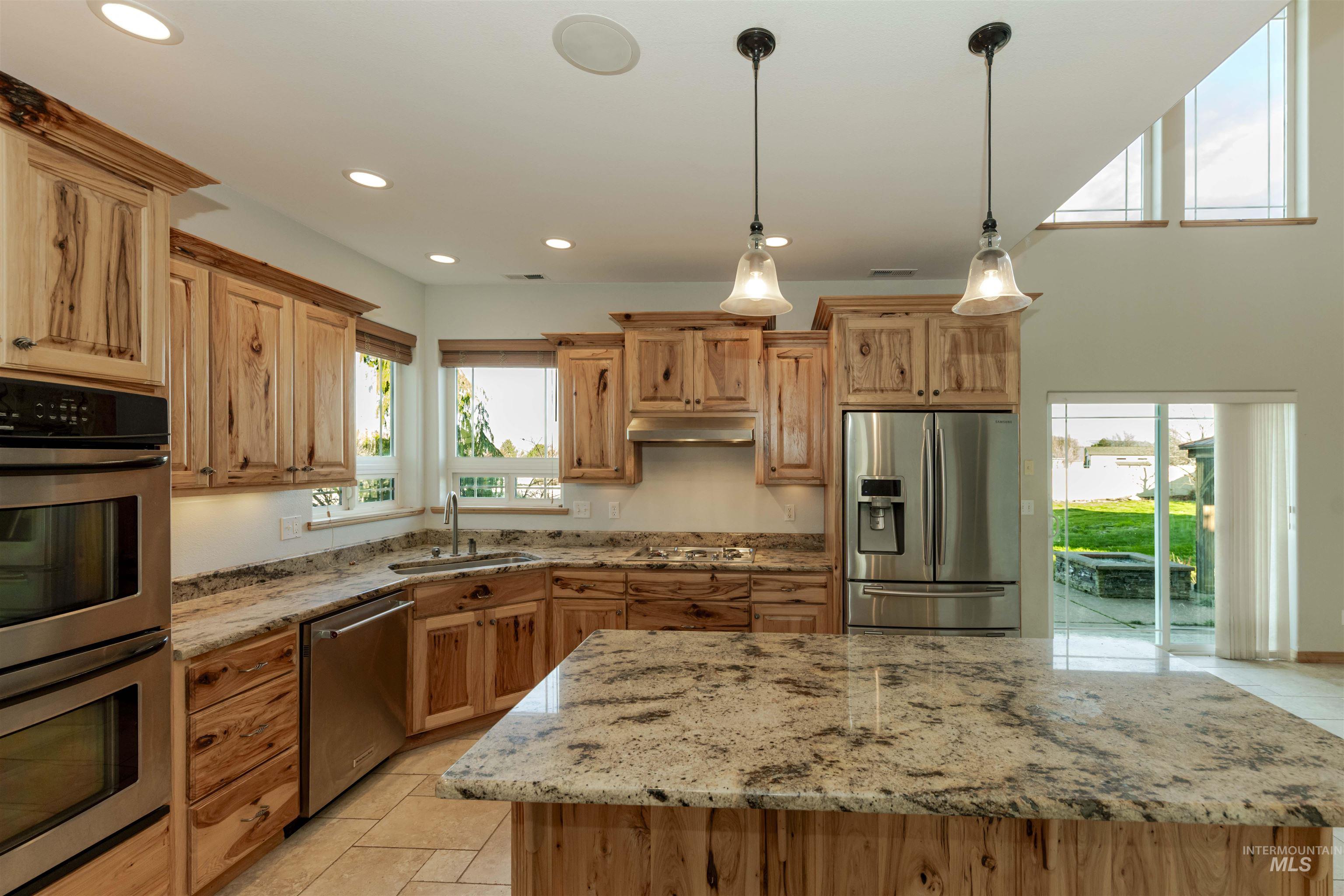 7591 Pheasant Chase Drive, Lewiston, Idaho 83501, 3 Bedrooms, 3 Bathrooms, Residential For Sale, Price $680,000, 98999387