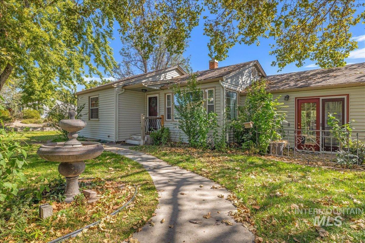 1010 N 7th St, Parma, Idaho 83660, 3 Bedrooms, 2 Bathrooms, Residential For Sale, Price $400,000,MLS 98999388