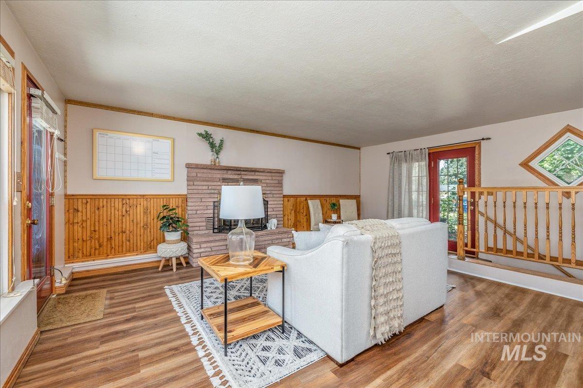 1010 N 7th St, Parma, Idaho 83660, 3 Bedrooms, 2 Bathrooms, Residential For Sale, Price $400,000,MLS 98999388