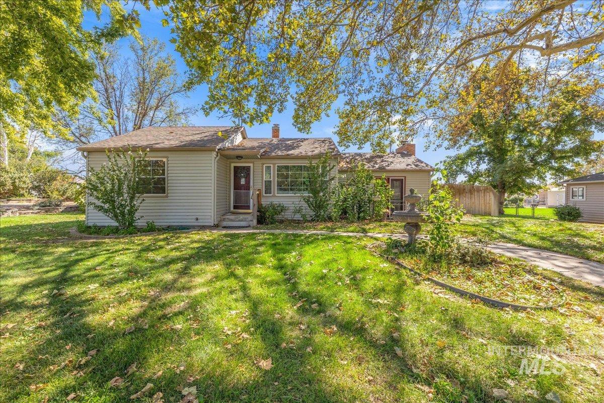 1010 N 7th St, Parma, Idaho 83660, 3 Bedrooms, 2 Bathrooms, Residential For Sale, Price $400,000,MLS 98999388