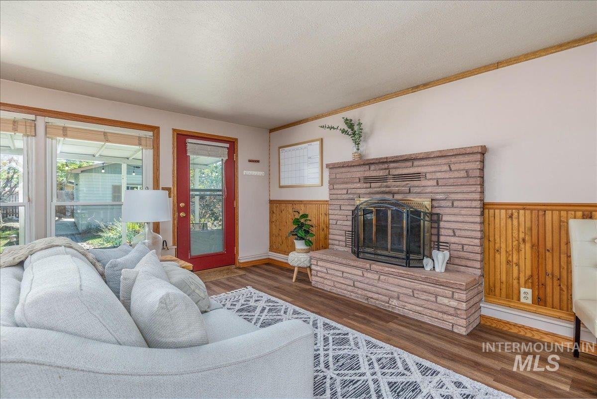 1010 N 7th St, Parma, Idaho 83660, 3 Bedrooms, 2 Bathrooms, Residential For Sale, Price $400,000,MLS 98999388