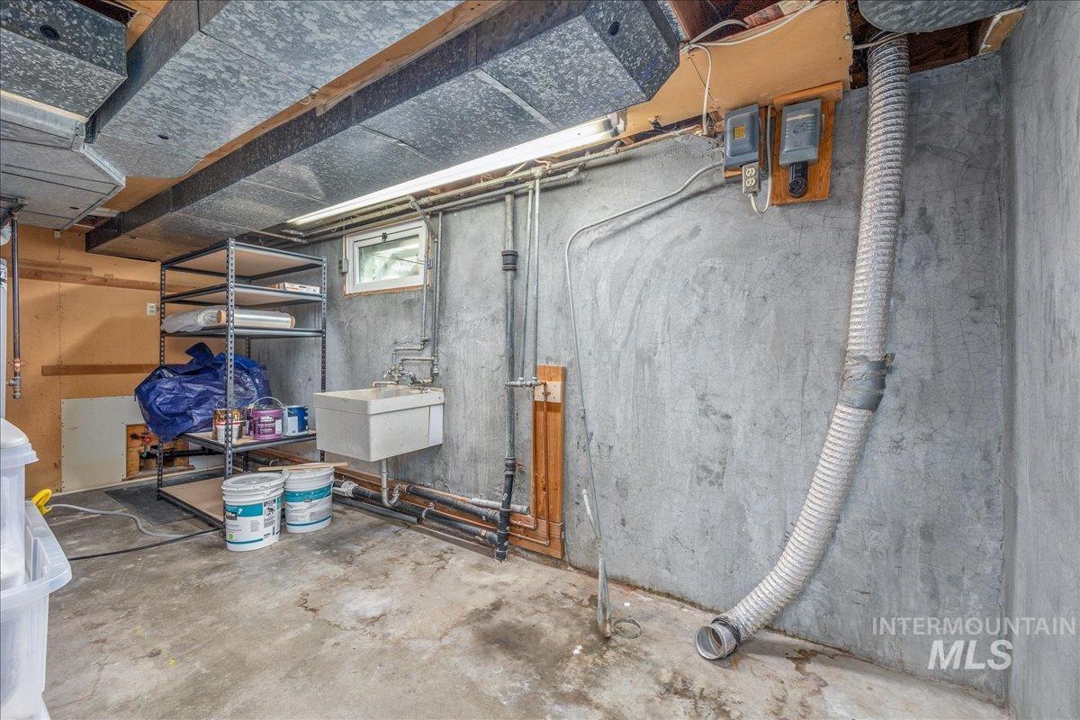 1010 N 7th St, Parma, Idaho 83660, 3 Bedrooms, 2 Bathrooms, Residential For Sale, Price $400,000,MLS 98999388