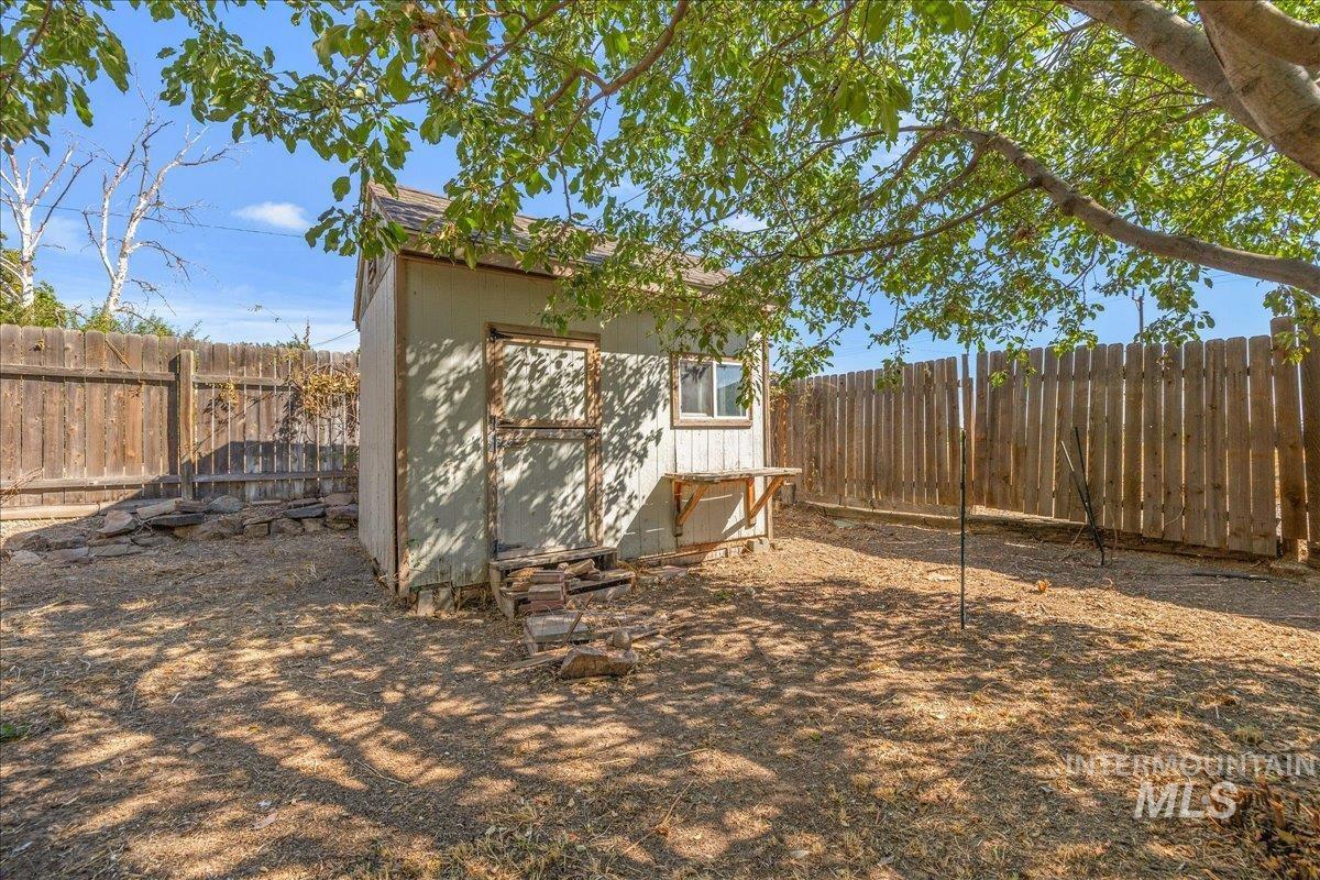1010 N 7th St, Parma, Idaho 83660, 3 Bedrooms, 2 Bathrooms, Residential For Sale, Price $400,000,MLS 98999388