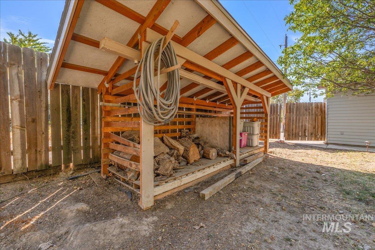 1010 N 7th St, Parma, Idaho 83660, 3 Bedrooms, 2 Bathrooms, Residential For Sale, Price $400,000,MLS 98999388