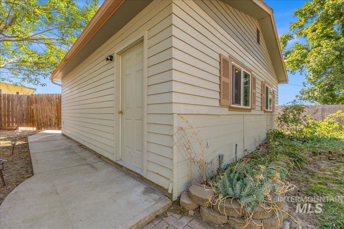 1010 N 7th St, Parma, Idaho 83660, 3 Bedrooms, 2 Bathrooms, Residential For Sale, Price $400,000,MLS 98999388