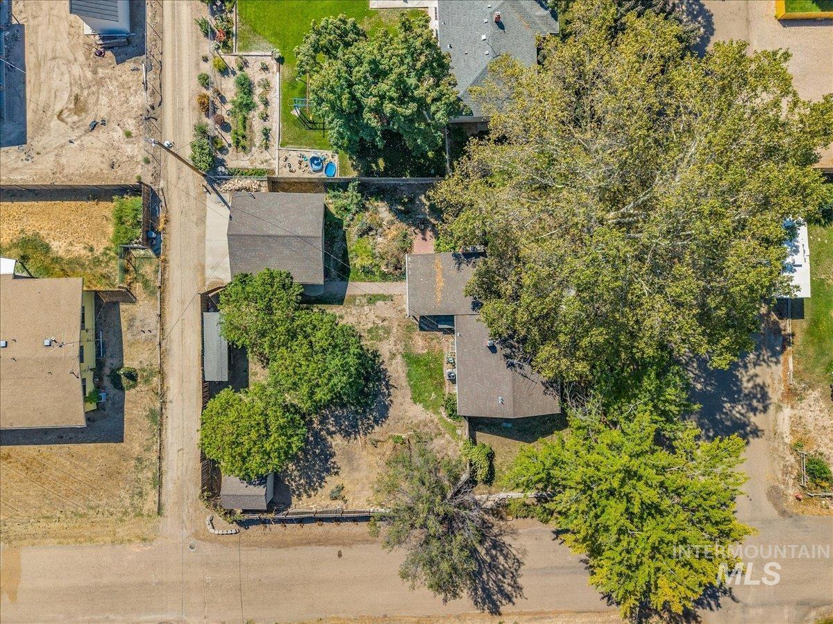 1010 N 7th St, Parma, Idaho 83660, 3 Bedrooms, 2 Bathrooms, Residential For Sale, Price $400,000,MLS 98999388