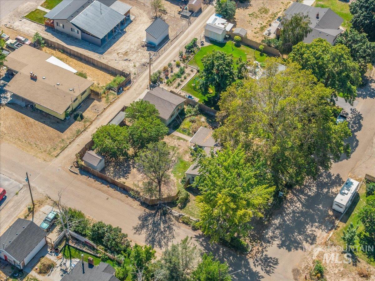 1010 N 7th St, Parma, Idaho 83660, 3 Bedrooms, 2 Bathrooms, Residential For Sale, Price $400,000,MLS 98999388