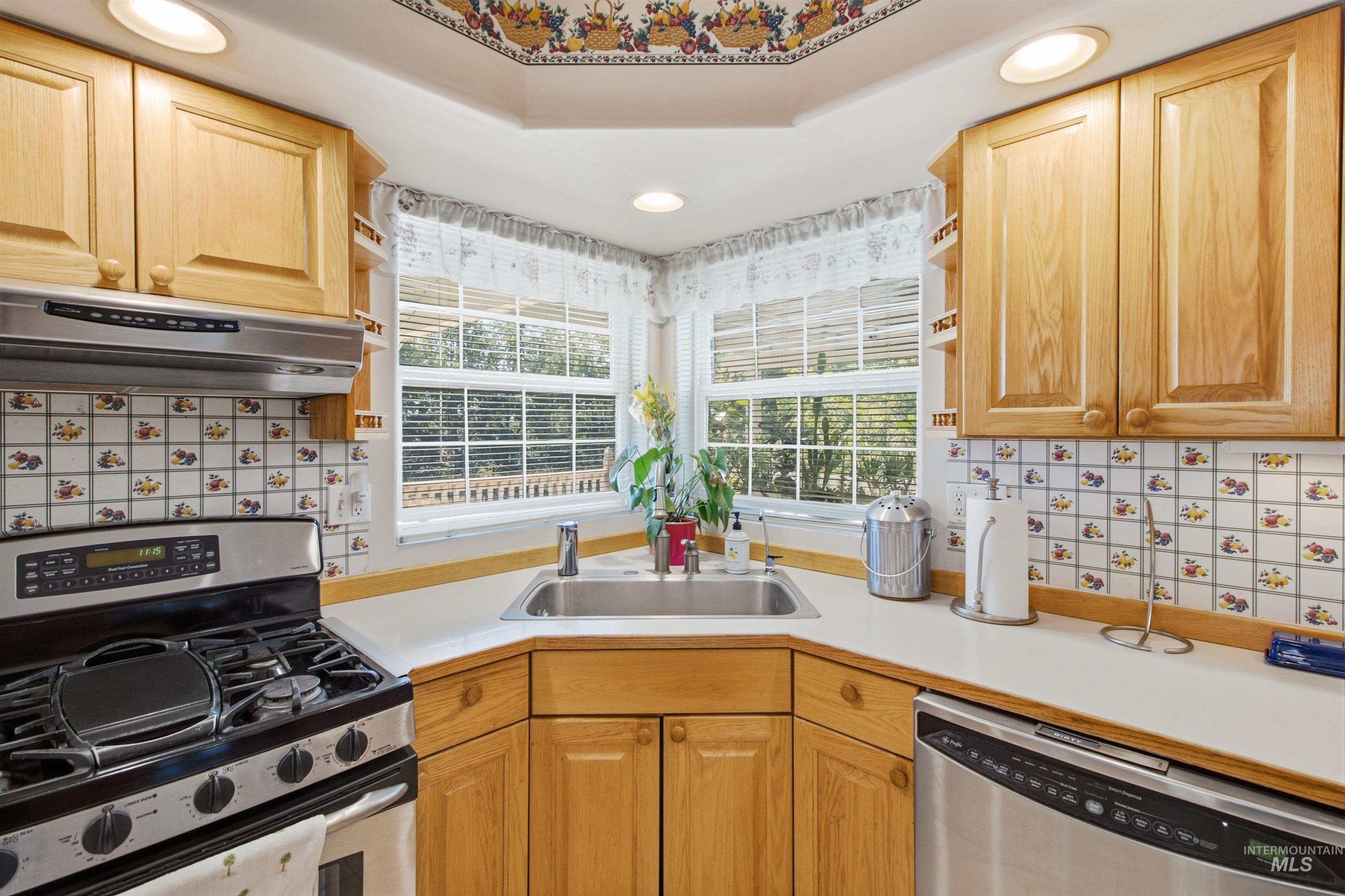 1953 Arborcrest Rd, Moscow, Idaho 83843, 6 Bedrooms, 3 Bathrooms, Residential For Sale, Price $799,000, 98999389