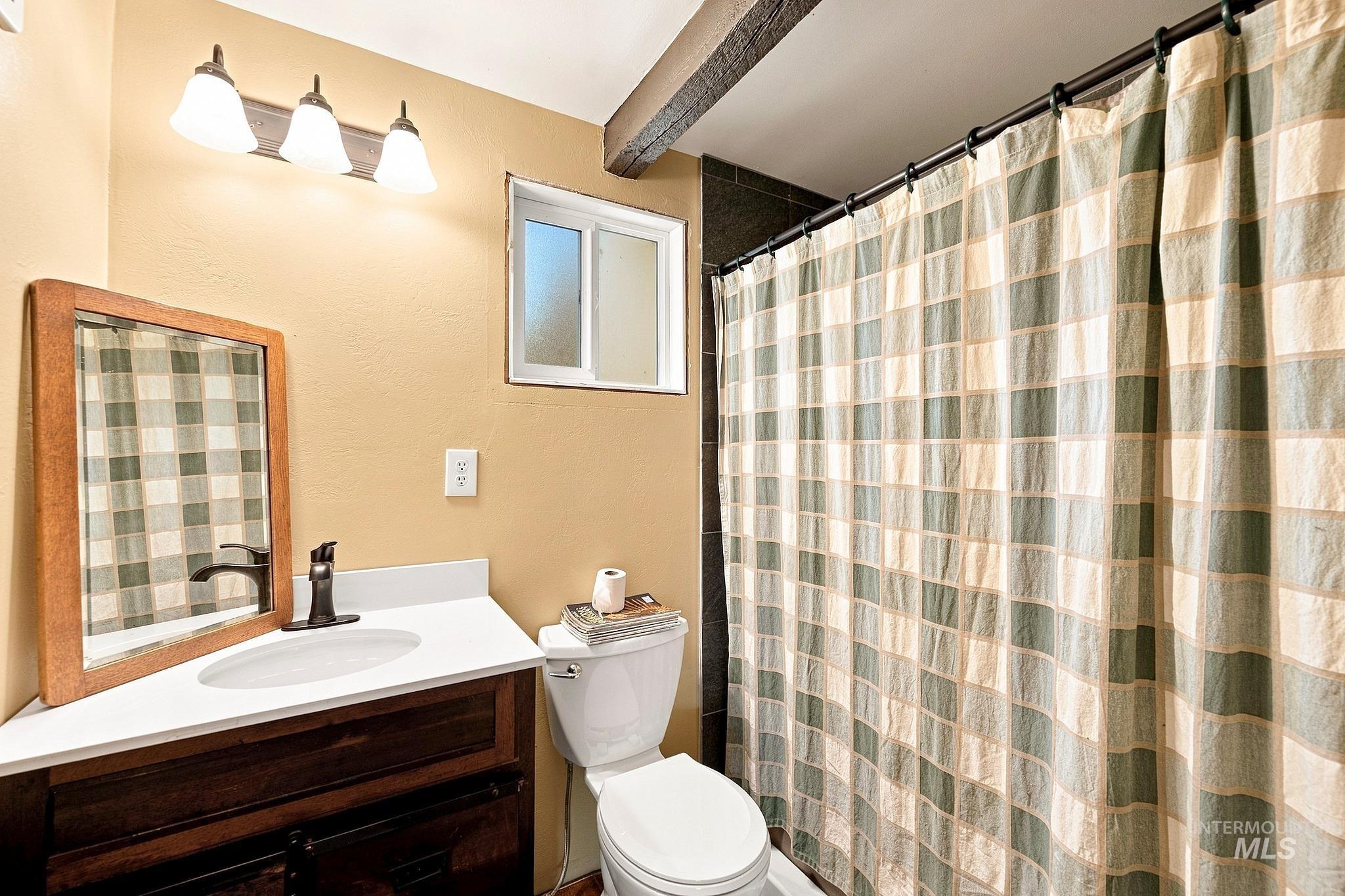12823 Hereford Rd., Donnelly, Idaho 83615, 1 Bedroom, 1 Bathroom, Residential For Sale, Price $1,300,000,MLS 98999390