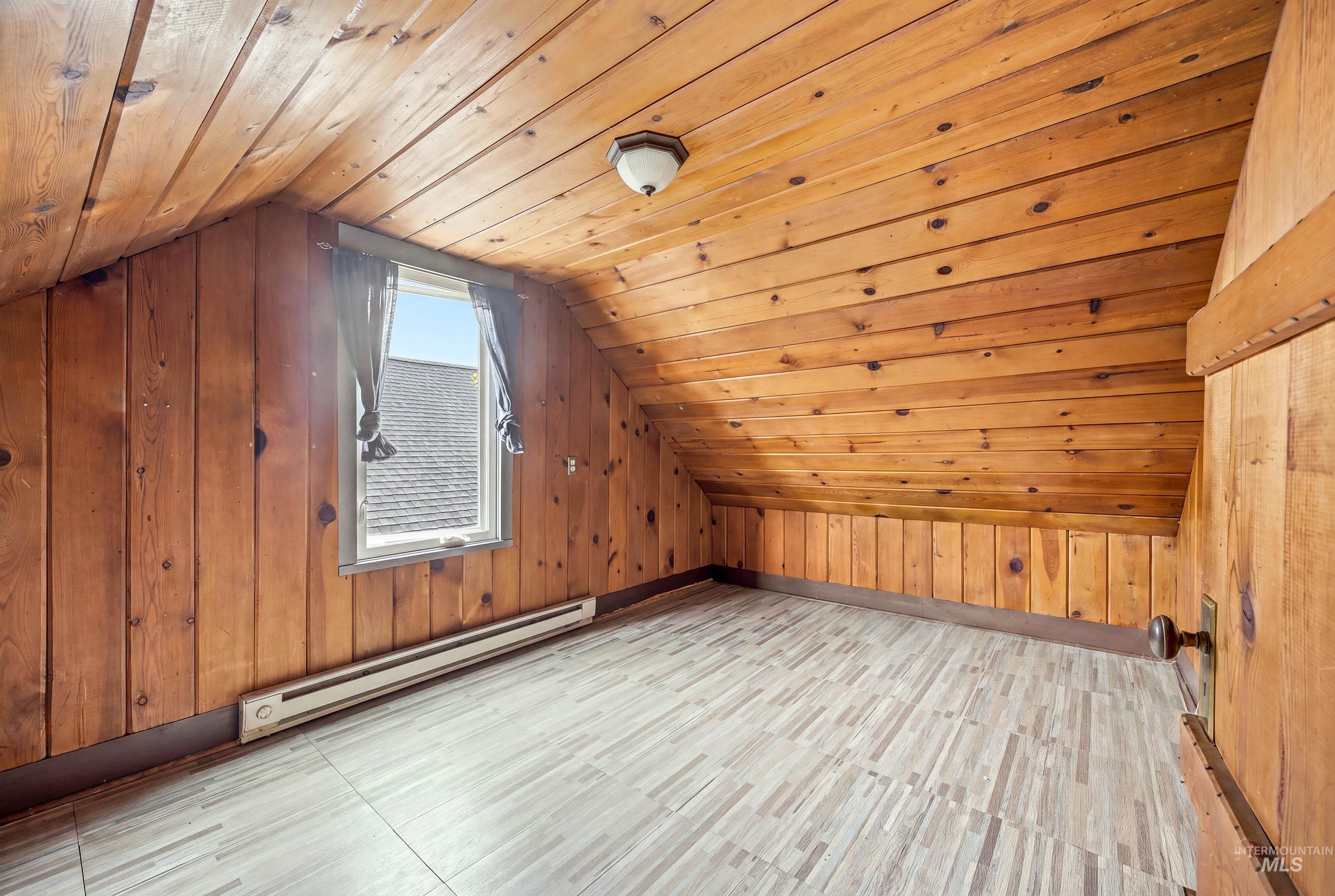 512 N Main St, Moscow, Idaho 83843, 3 Bedrooms, 1 Bathroom, Residential For Sale, Price $349,900,MLS 98999392