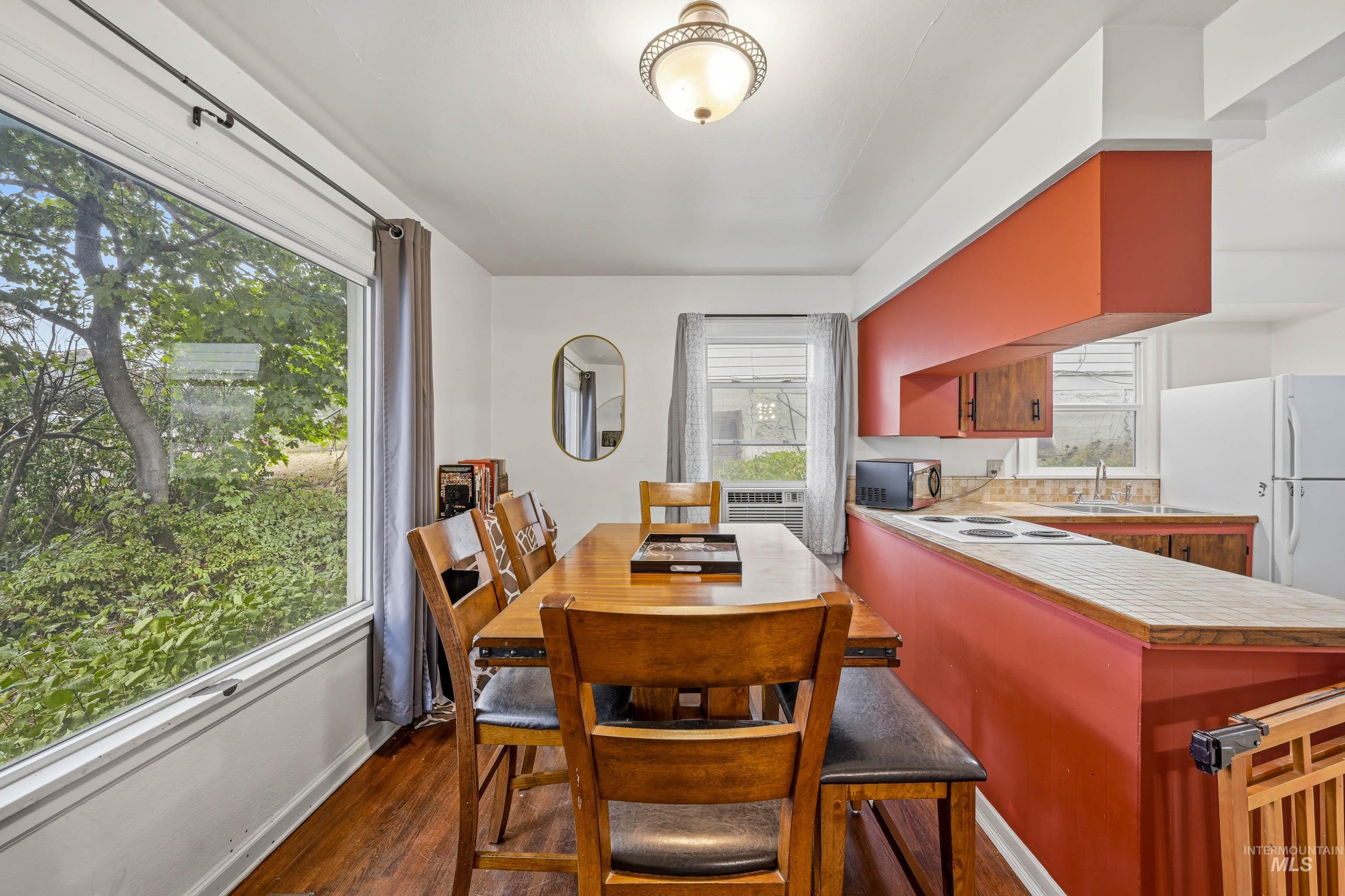 512 N Main St, Moscow, Idaho 83843, 3 Bedrooms, 1 Bathroom, Residential For Sale, Price $349,900,MLS 98999392