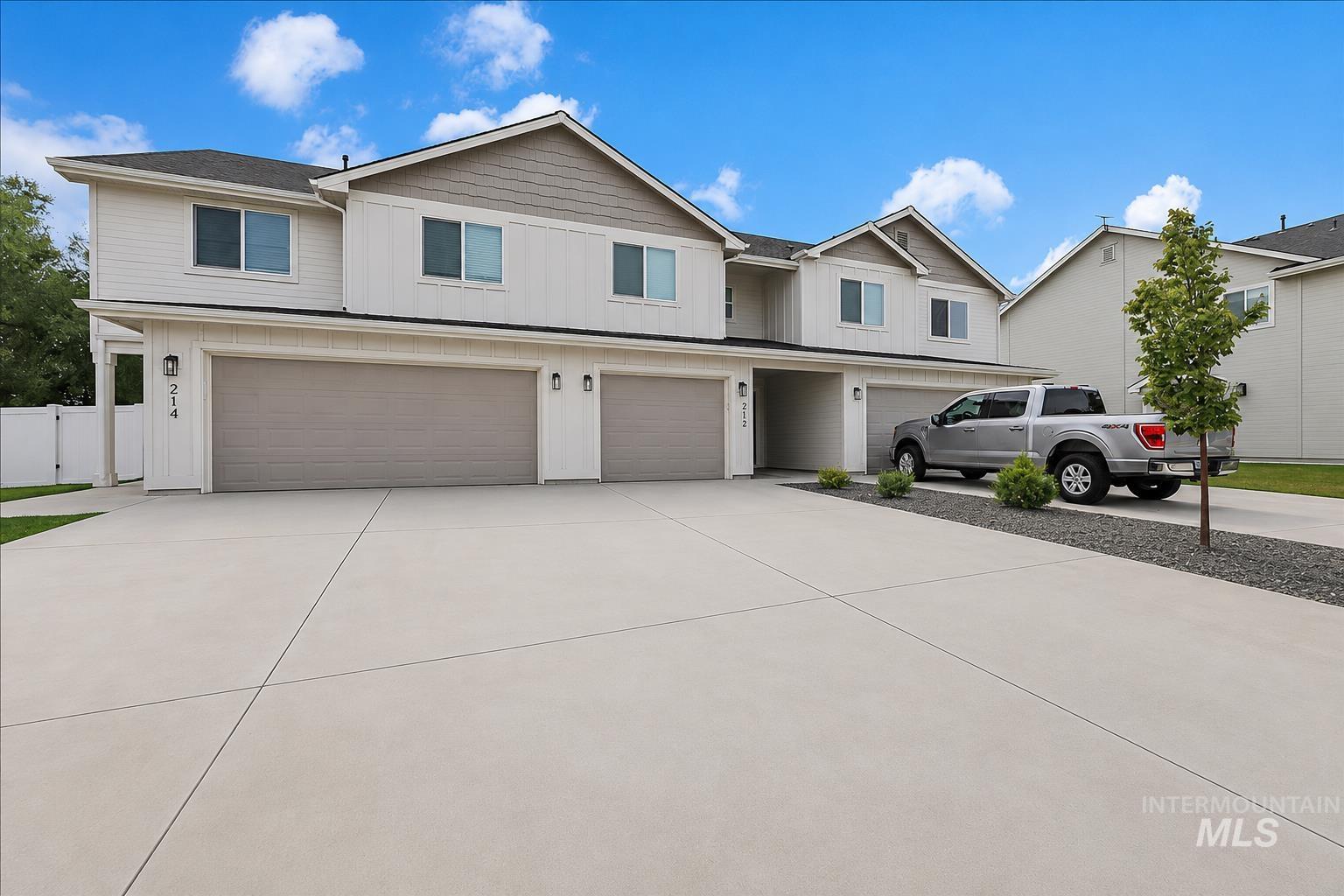 212 3Rd St, Fruitland, Idaho 83619, 3 Bedrooms, 2 Bathrooms, Residential For Sale, Price $299,000,MLS 98999396