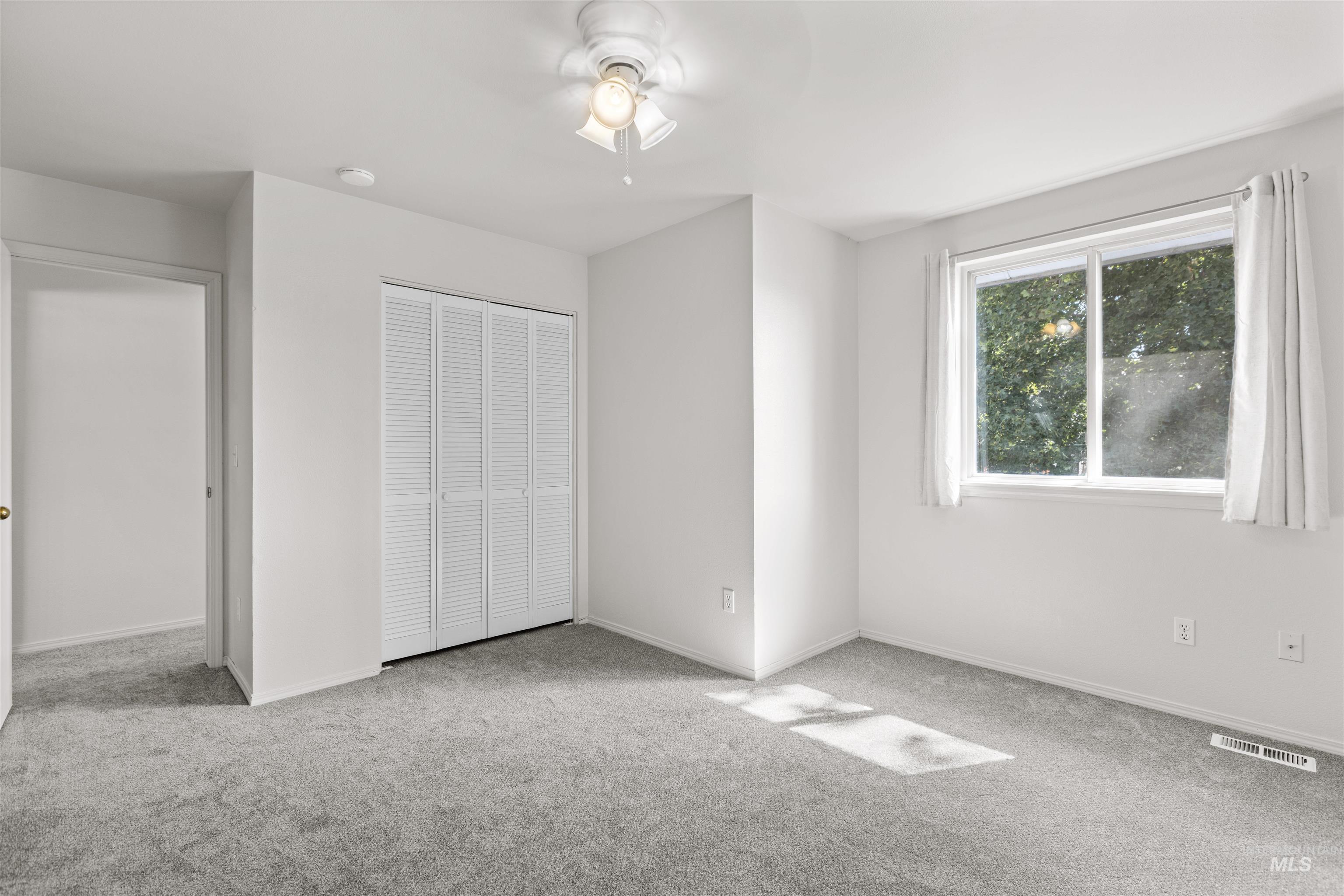 3404 S Poco Loco, Boise, Idaho 83705, 2 Bedrooms, 1.5 Bathrooms, Residential For Sale, Price $325,000,MLS 98999397