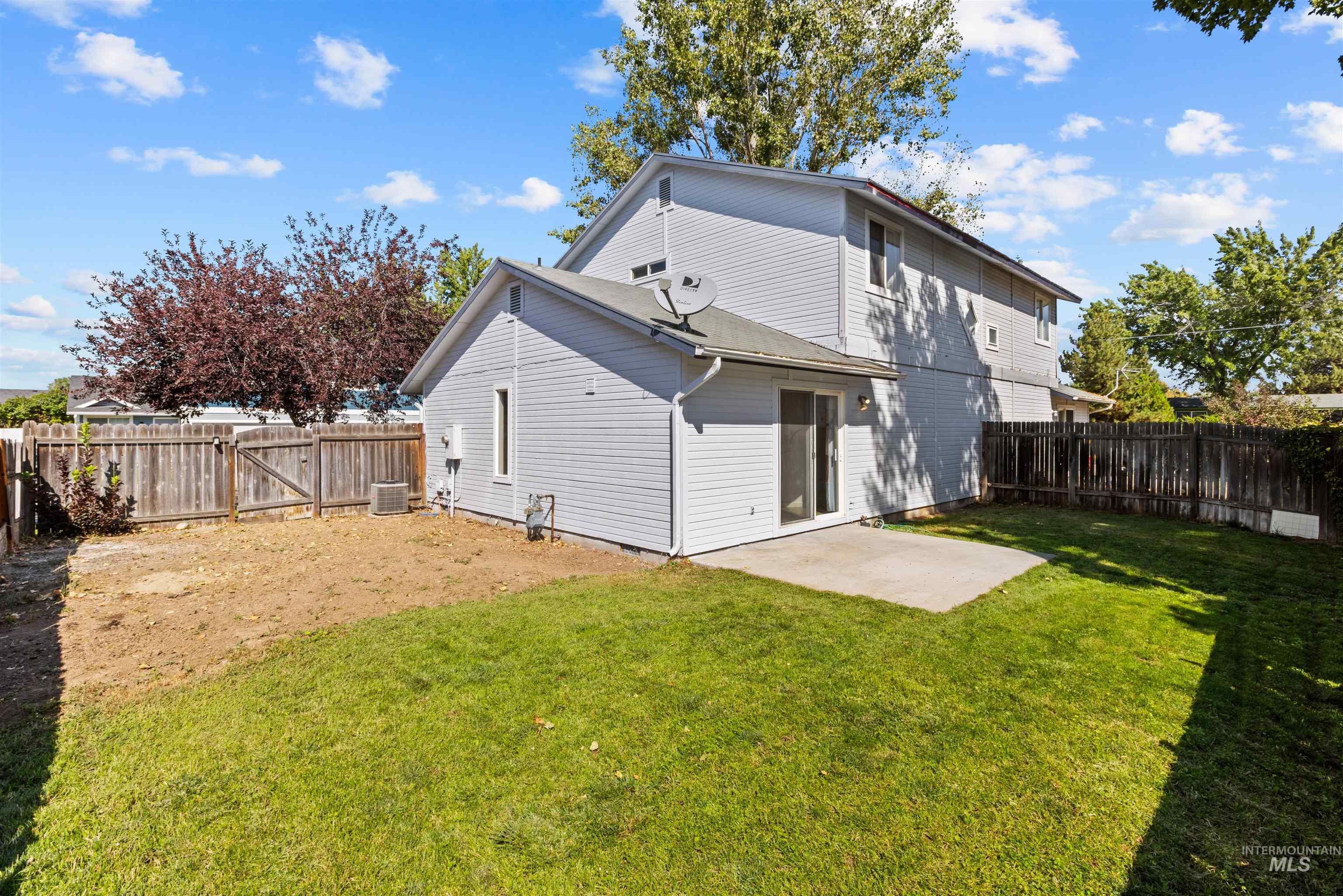 3404 S Poco Loco, Boise, Idaho 83705, 2 Bedrooms, 1.5 Bathrooms, Residential For Sale, Price $325,000,MLS 98999397