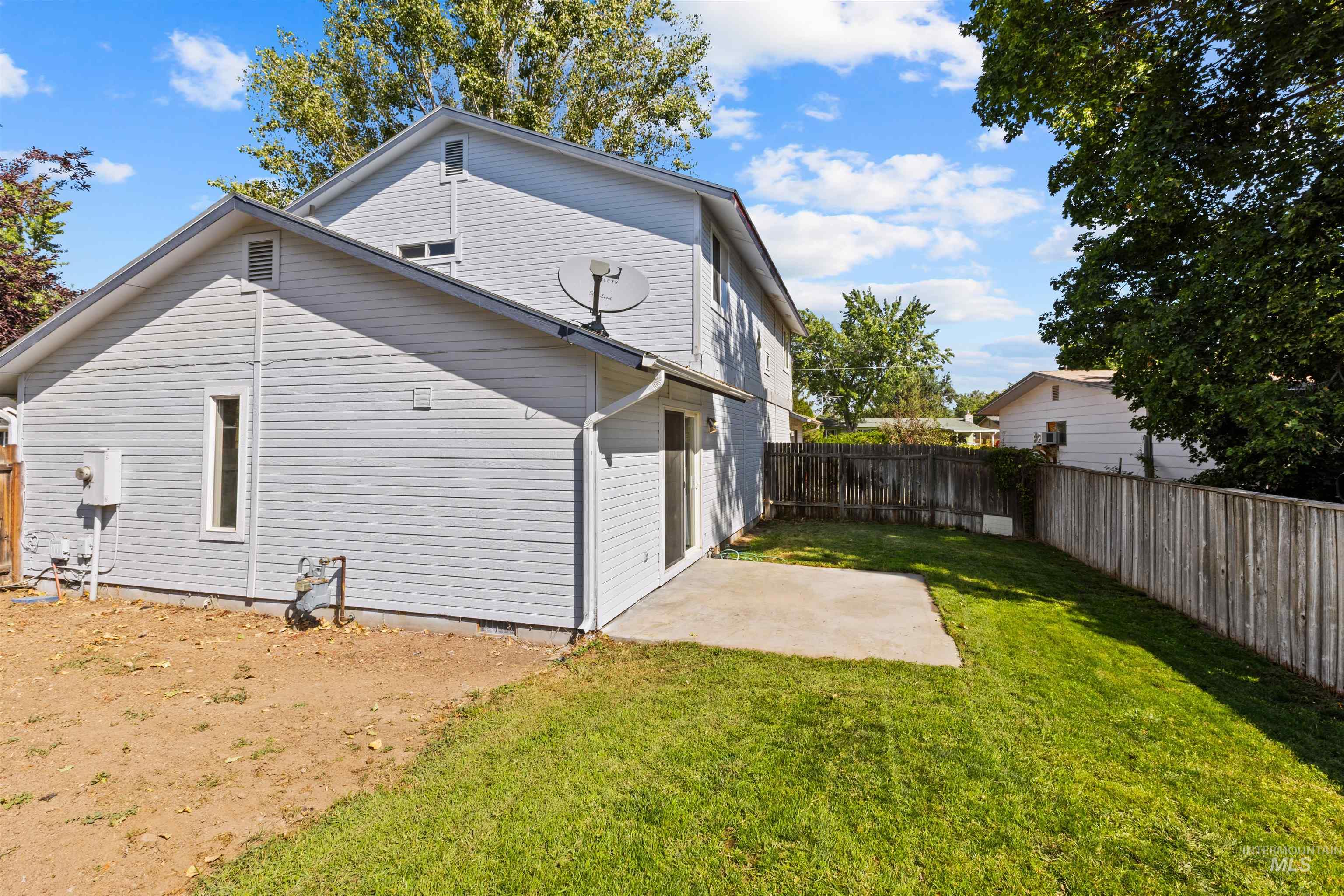 3404 S Poco Loco, Boise, Idaho 83705, 2 Bedrooms, 1.5 Bathrooms, Residential For Sale, Price $325,000,MLS 98999397