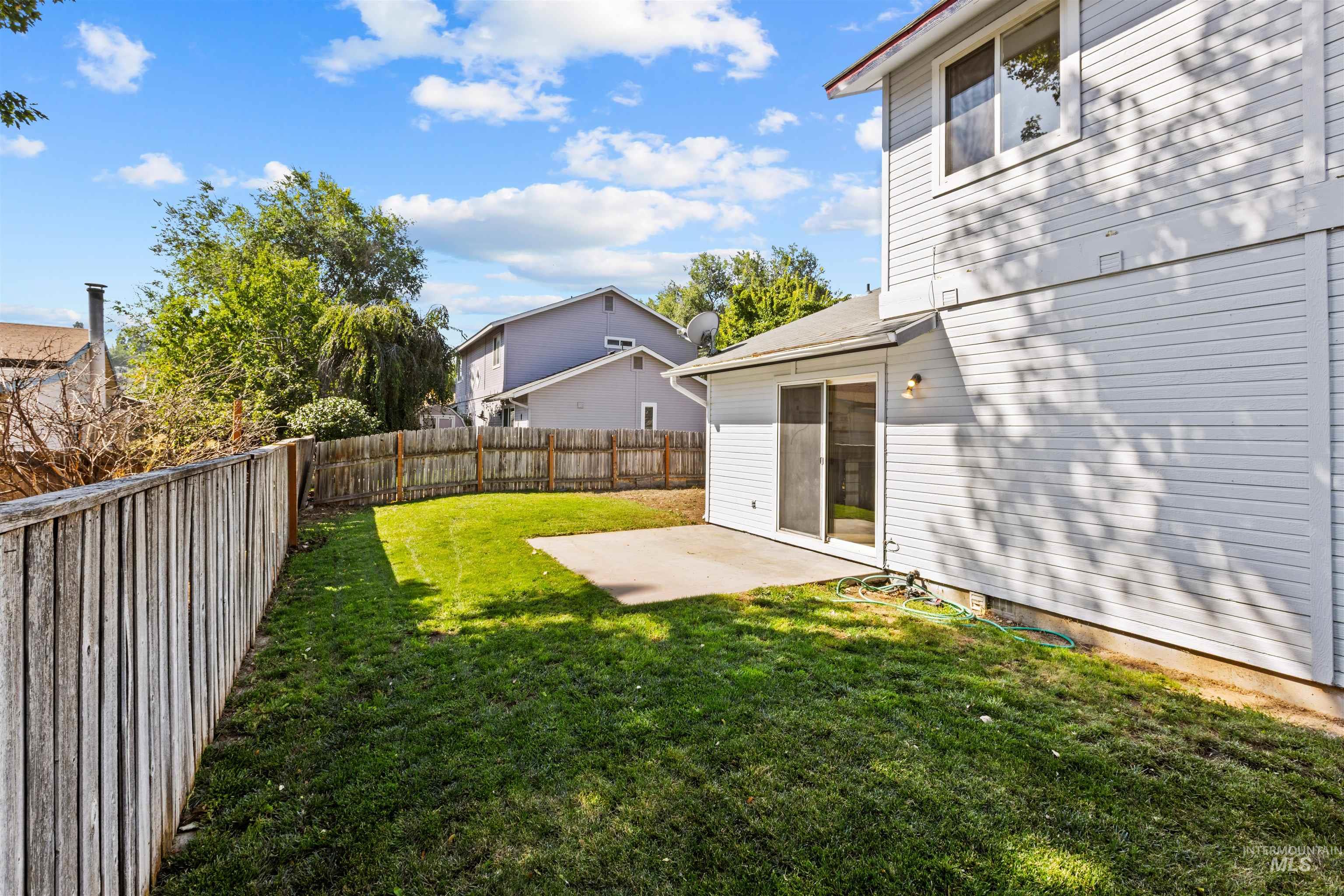 3404 S Poco Loco, Boise, Idaho 83705, 2 Bedrooms, 1.5 Bathrooms, Residential For Sale, Price $325,000,MLS 98999397