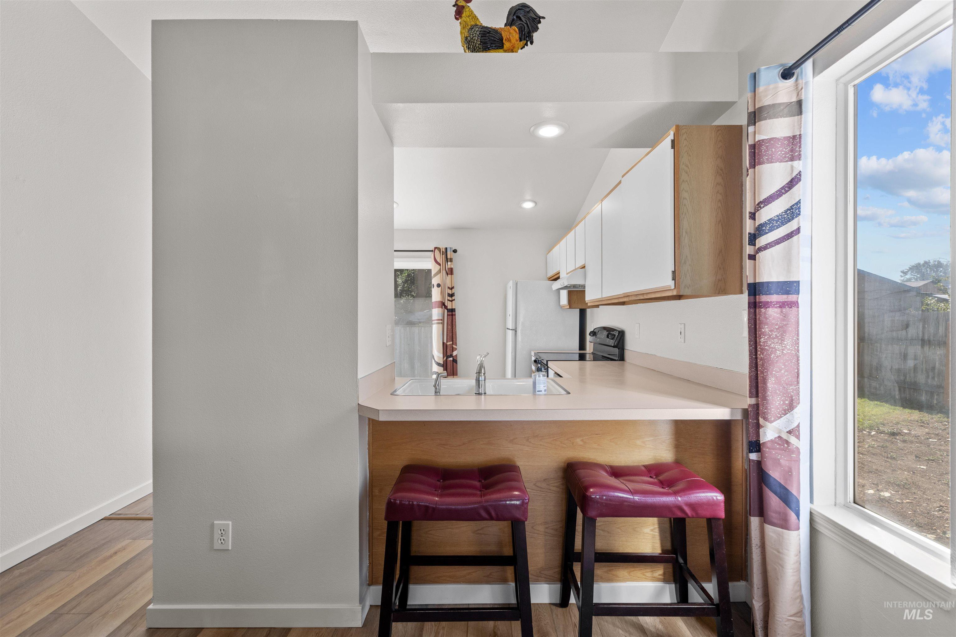 3404 S Poco Loco, Boise, Idaho 83705, 2 Bedrooms, 1.5 Bathrooms, Residential For Sale, Price $325,000,MLS 98999397