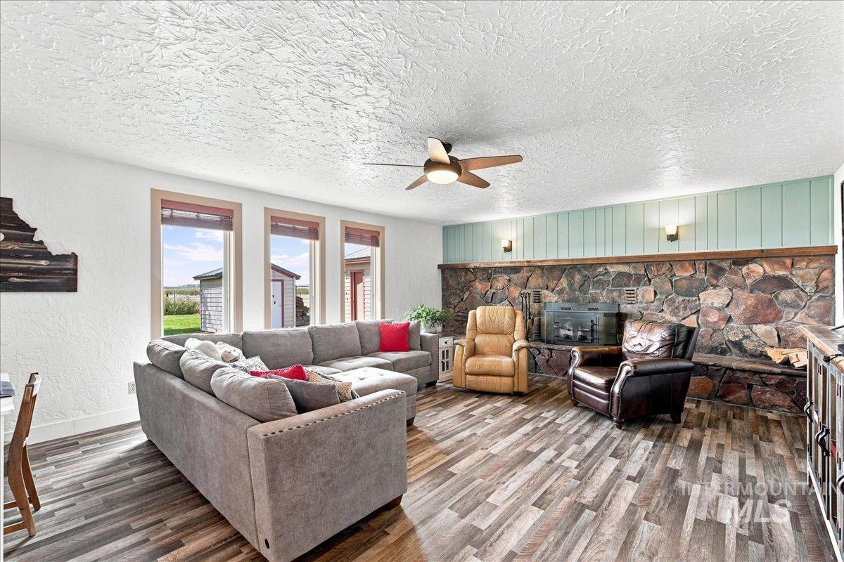 26201 Hop Rd, Caldwell, Idaho 83607, 3 Bedrooms, 2 Bathrooms, Residential For Sale, Price $849,900, 98999398