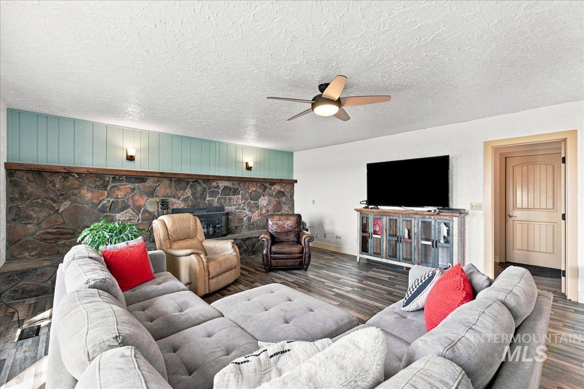 26201 Hop Rd, Caldwell, Idaho 83607, 3 Bedrooms, 2 Bathrooms, Residential For Sale, Price $849,900, 98999398