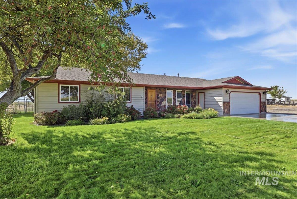 26201 Hop Rd, Caldwell, Idaho 83607, 3 Bedrooms, 2 Bathrooms, Residential For Sale, Price $849,900, 98999398