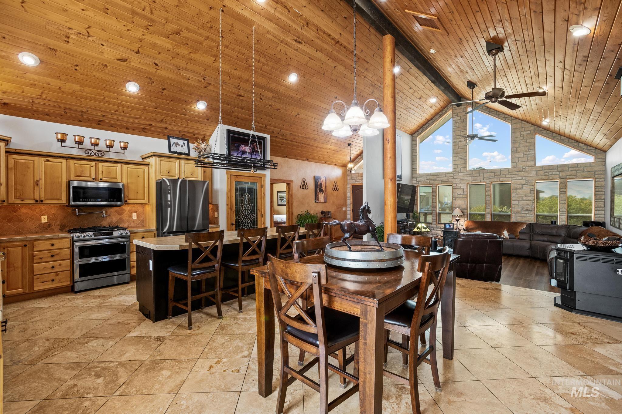 9225 N Highway 52, Horseshoe Bend, Idaho 83629, 3 Bedrooms, 2.5 Bathrooms, Residential For Sale, Price $1,400,000,MLS 98999405