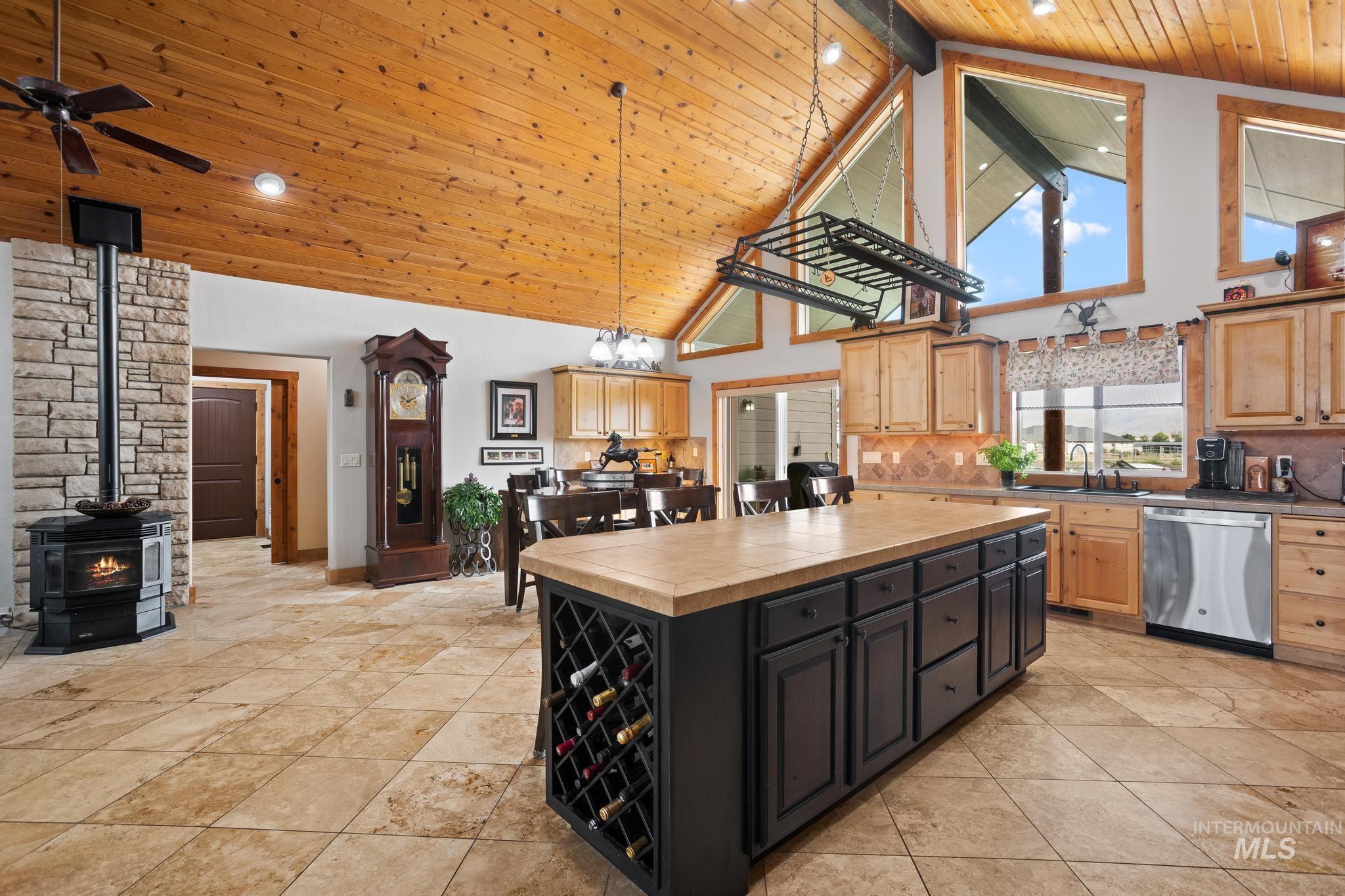9225 N Highway 52, Horseshoe Bend, Idaho 83629, 3 Bedrooms, 2.5 Bathrooms, Residential For Sale, Price $1,400,000,MLS 98999405