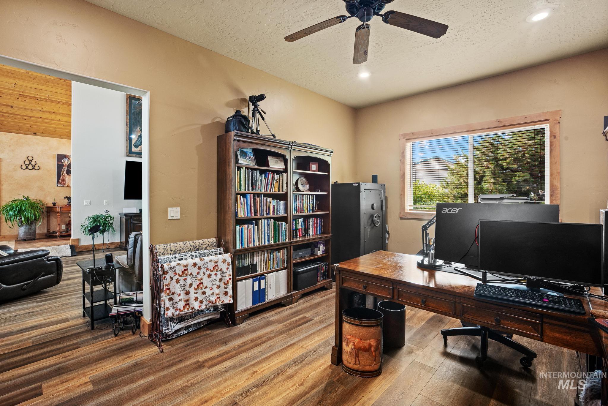 9225 N Highway 52, Horseshoe Bend, Idaho 83629, 3 Bedrooms, 2.5 Bathrooms, Residential For Sale, Price $1,400,000,MLS 98999405