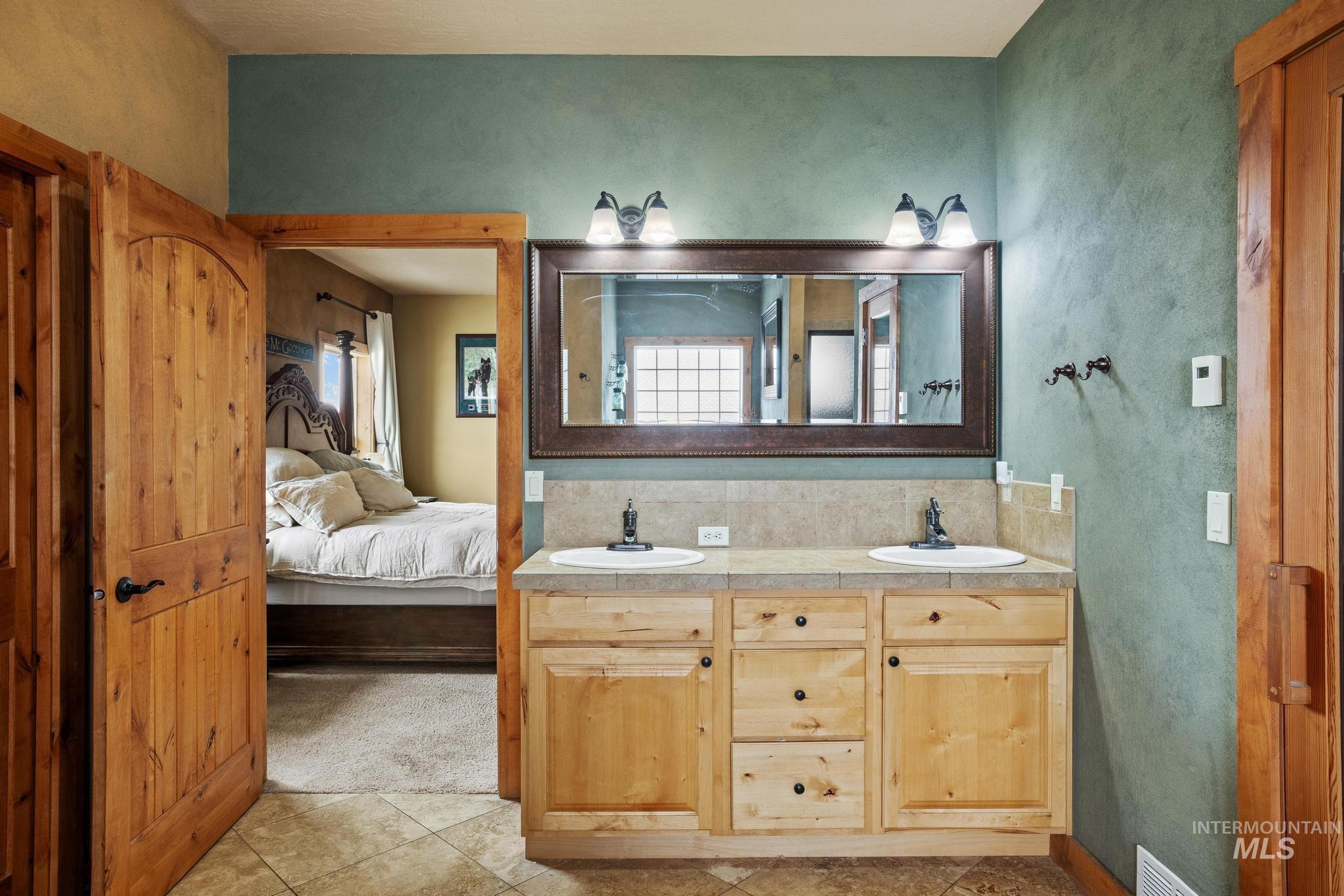 9225 N Highway 52, Horseshoe Bend, Idaho 83629, 3 Bedrooms, 2.5 Bathrooms, Residential For Sale, Price $1,400,000,MLS 98999405