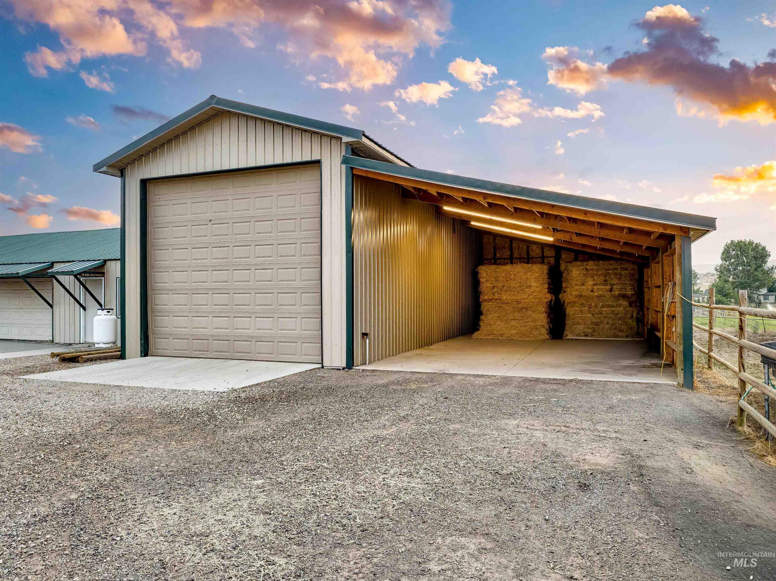 9225 N Highway 52, Horseshoe Bend, Idaho 83629, 3 Bedrooms, 2.5 Bathrooms, Residential For Sale, Price $1,400,000,MLS 98999405