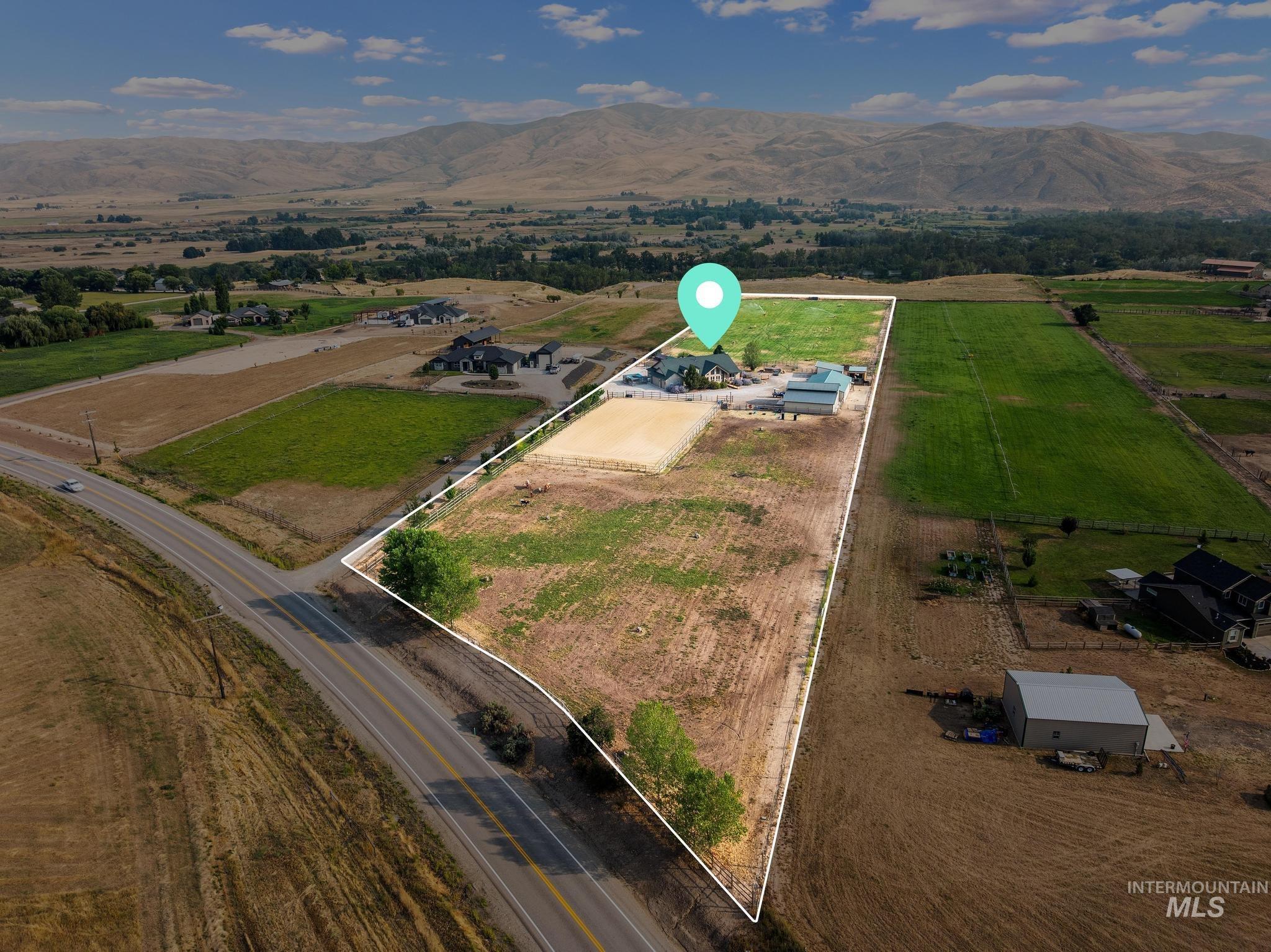 9225 N Highway 52, Horseshoe Bend, Idaho 83629, 3 Bedrooms, 2.5 Bathrooms, Residential For Sale, Price $1,400,000,MLS 98999405