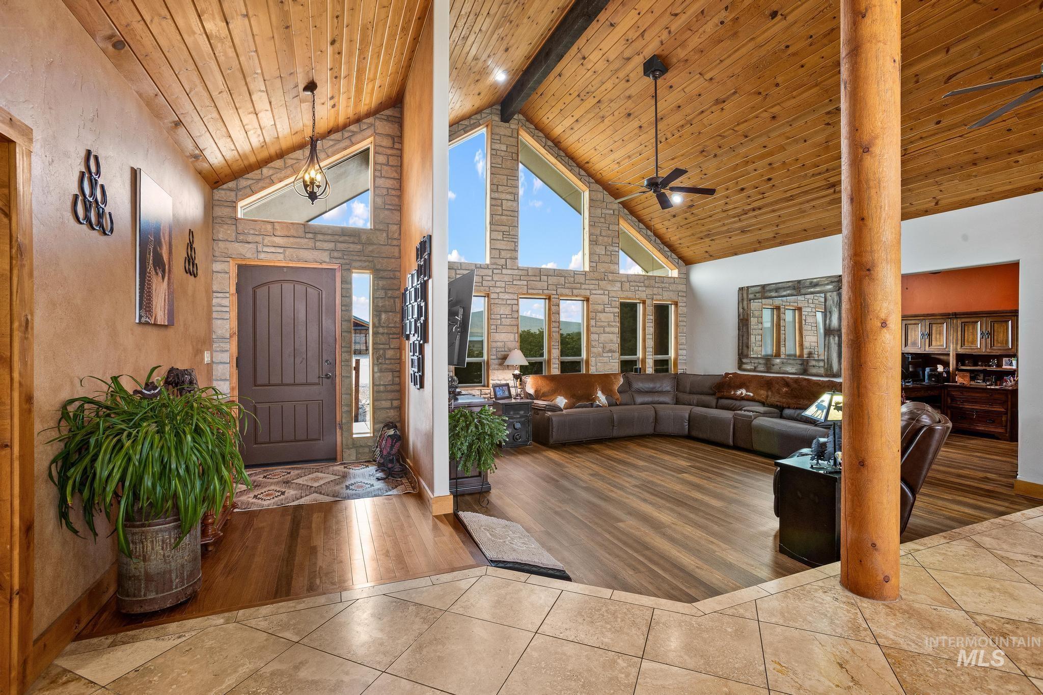 9225 N Highway 52, Horseshoe Bend, Idaho 83629, 3 Bedrooms, 2.5 Bathrooms, Residential For Sale, Price $1,400,000,MLS 98999405