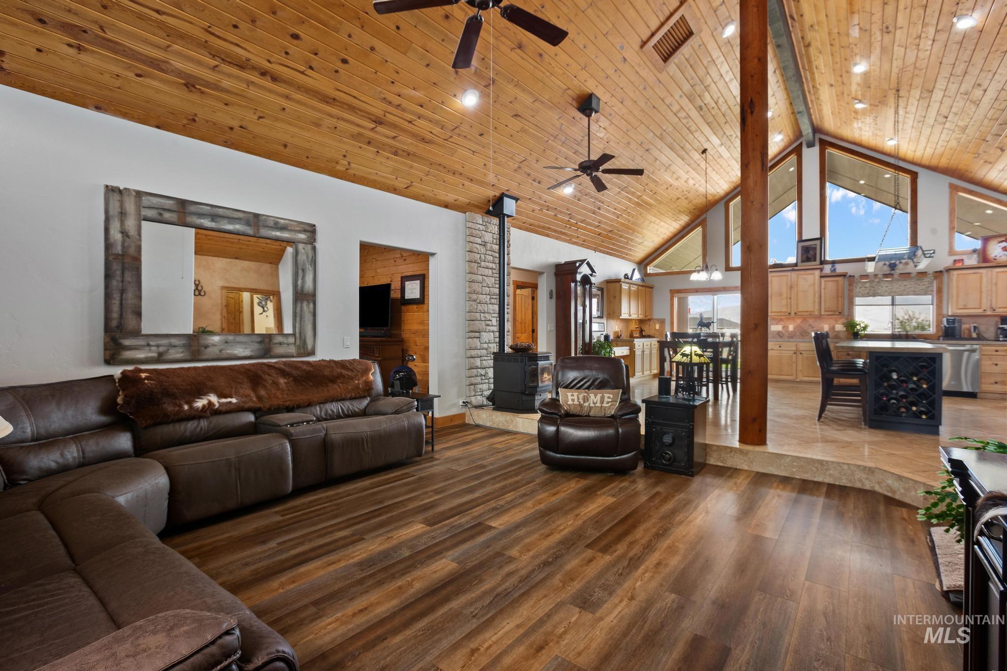 9225 N Highway 52, Horseshoe Bend, Idaho 83629, 3 Bedrooms, 2.5 Bathrooms, Residential For Sale, Price $1,400,000,MLS 98999405