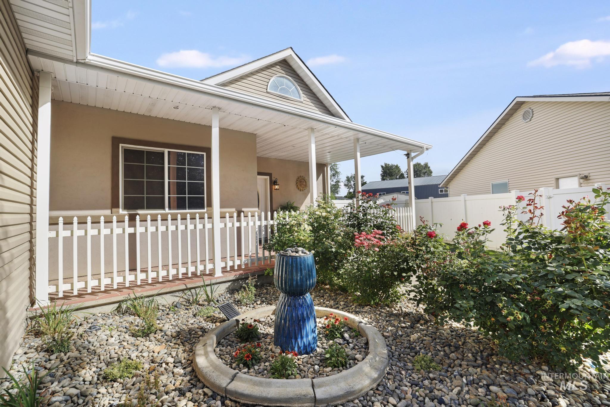 2213 Alex Dr, Filer, Idaho 83328, 4 Bedrooms, 2 Bathrooms, Residential For Sale, Price $480,000,MLS 98999407