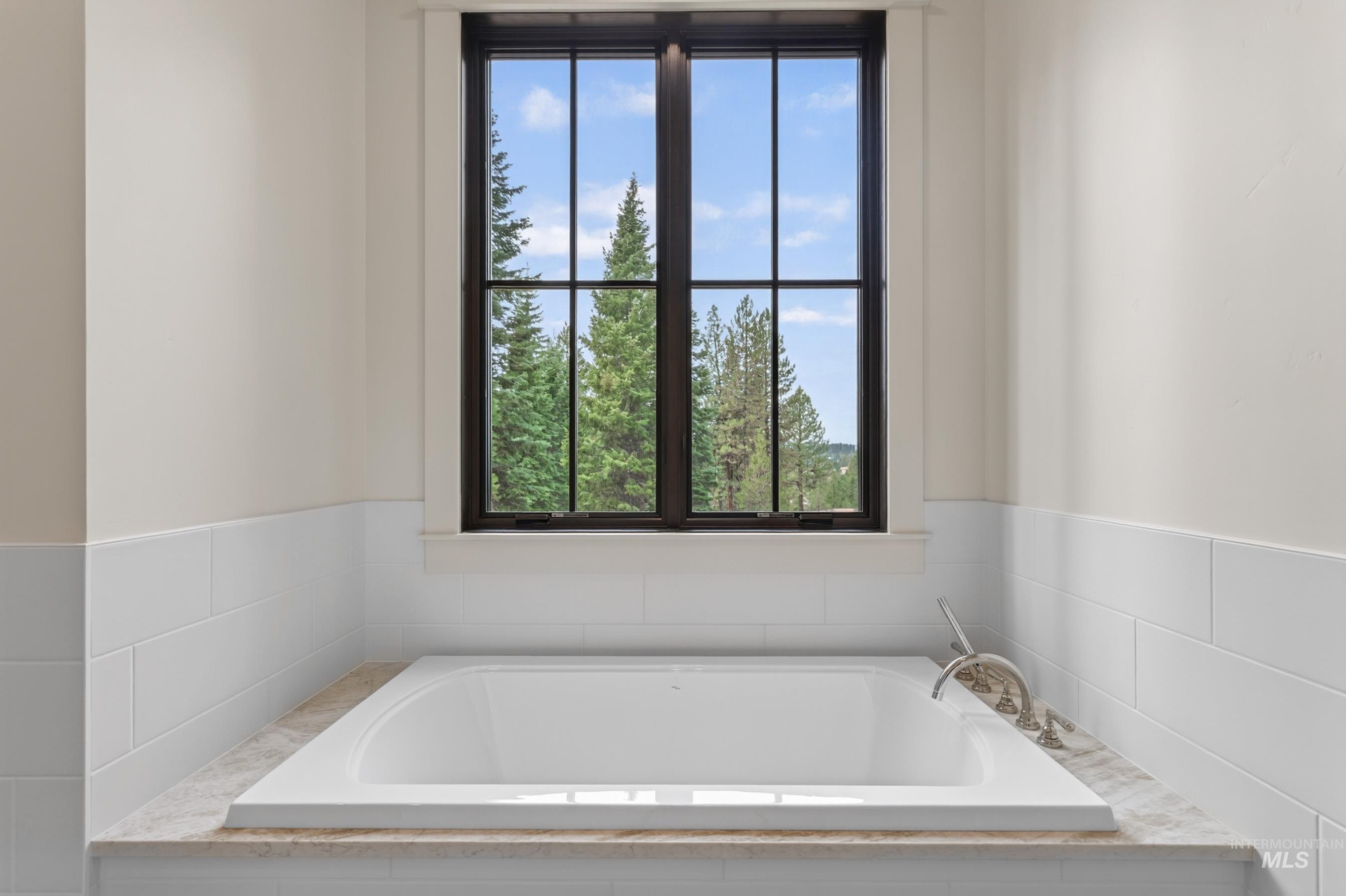 16 Vernon Ct., McCall, Idaho 83638, 4 Bedrooms, 4 Bathrooms, Residential For Sale, Price $2,450,000,MLS 98999410