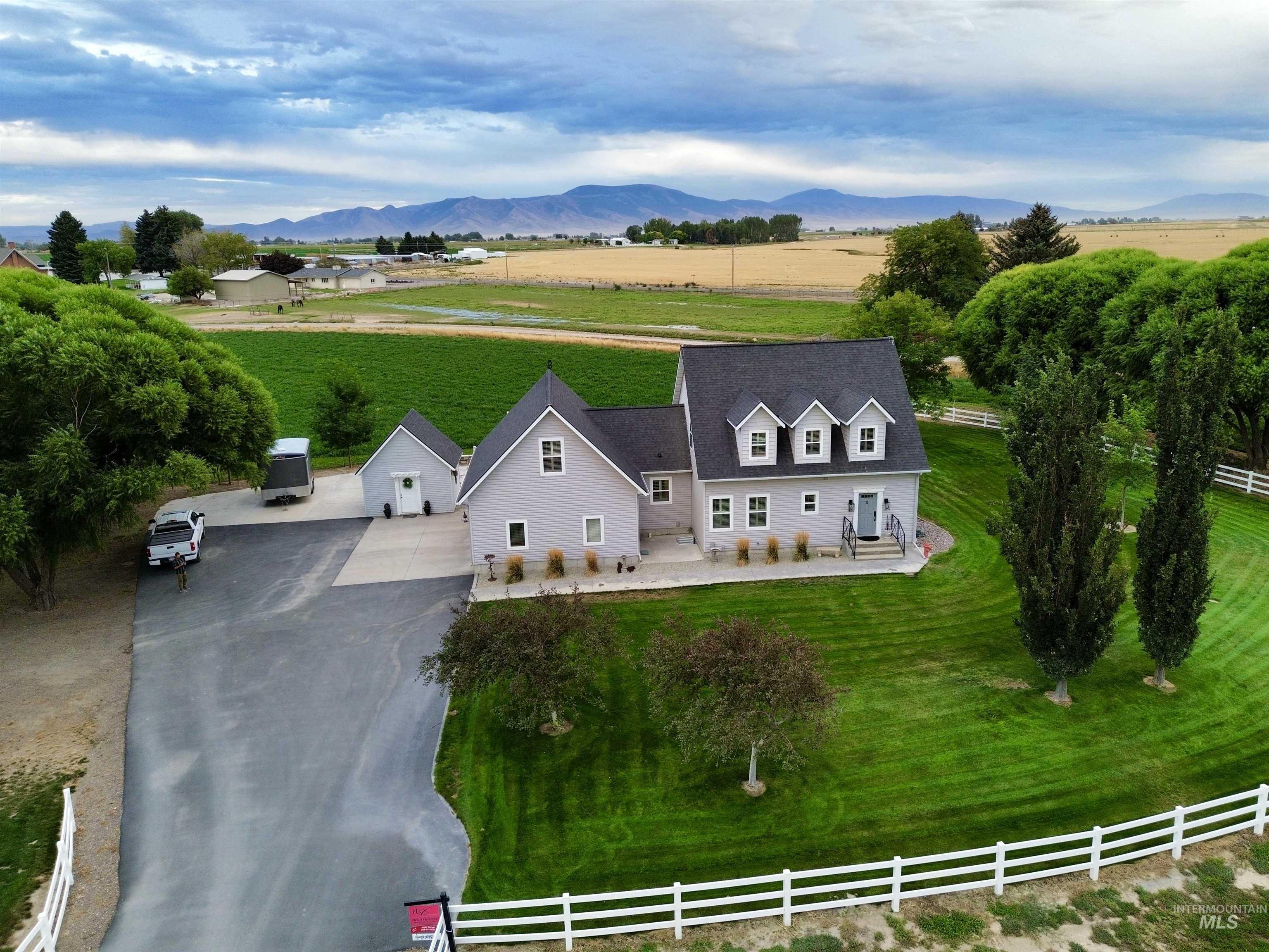 89 S 222 W, Burley, Idaho 83318, 5 Bedrooms, 3.5 Bathrooms, Residential For Sale, Price $861,000,MLS 98999414
