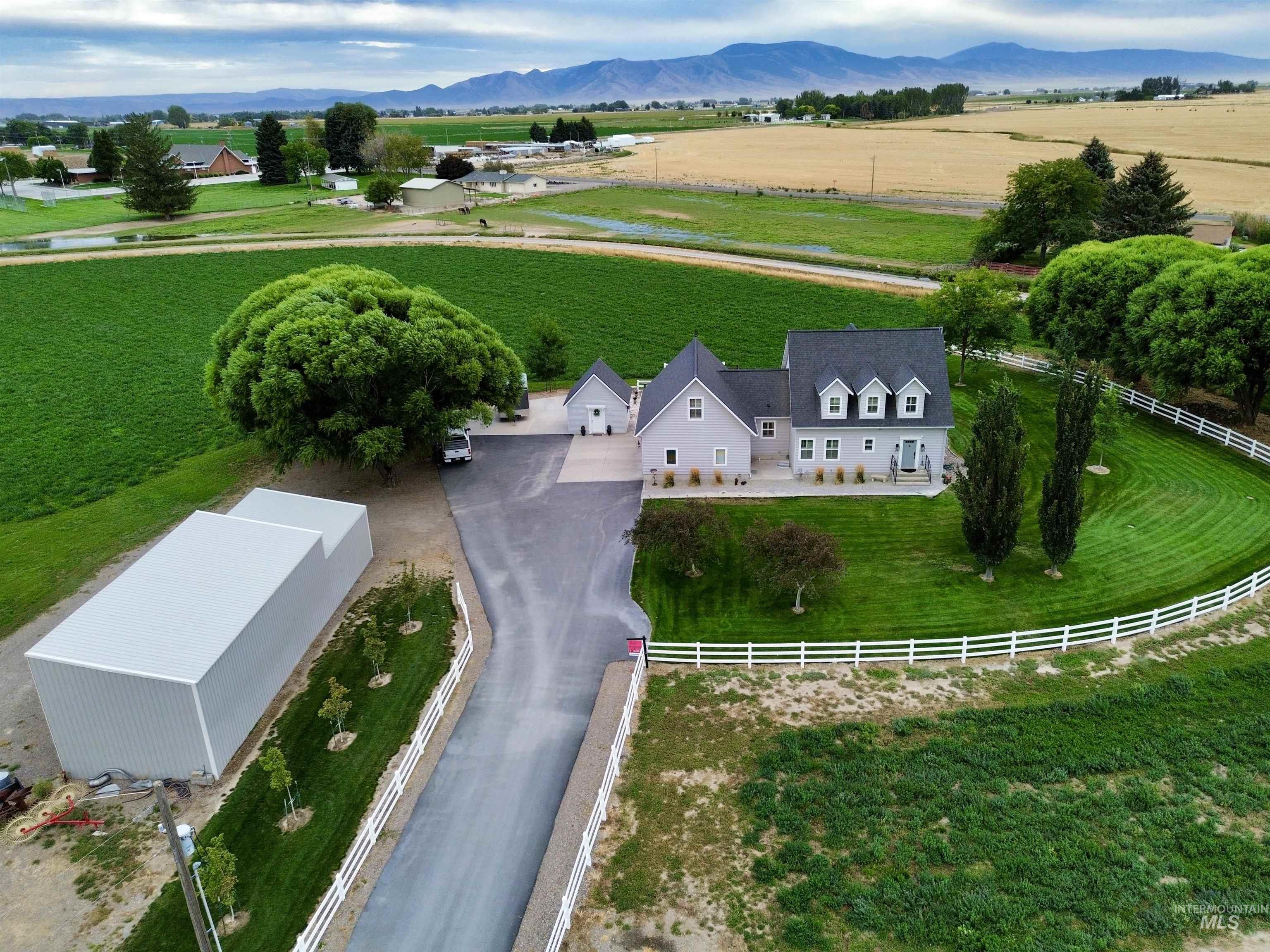 89 S 222 W, Burley, Idaho 83318, 5 Bedrooms, 3.5 Bathrooms, Residential For Sale, Price $861,000,MLS 98999414