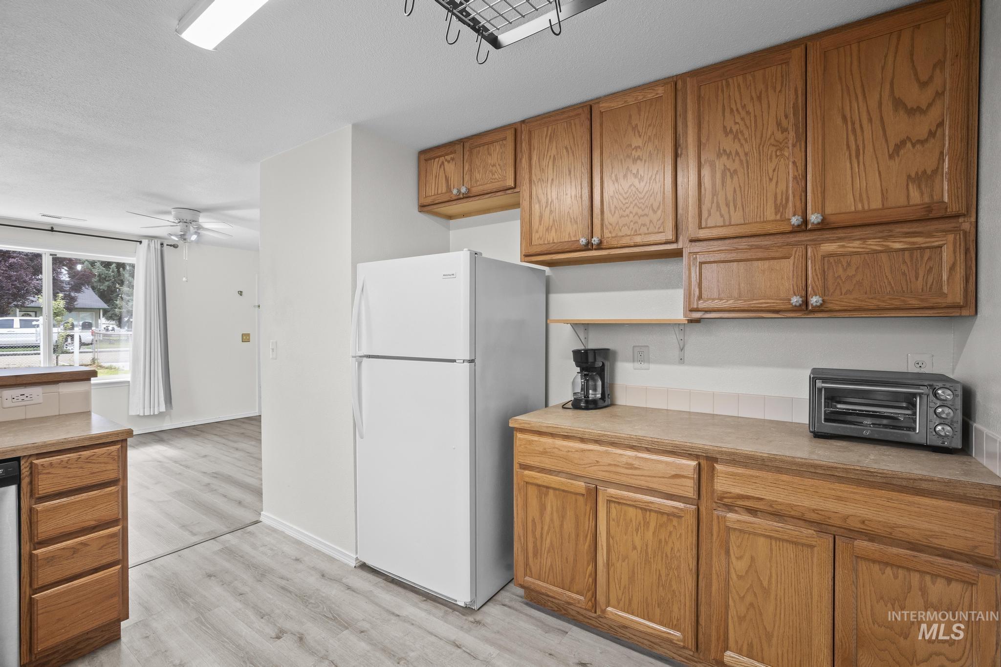 317 15th Ave N, Nampa, Idaho 83687, 4 Bedrooms, 2.5 Bathrooms, Residential For Sale, Price $350,000,MLS 98999447