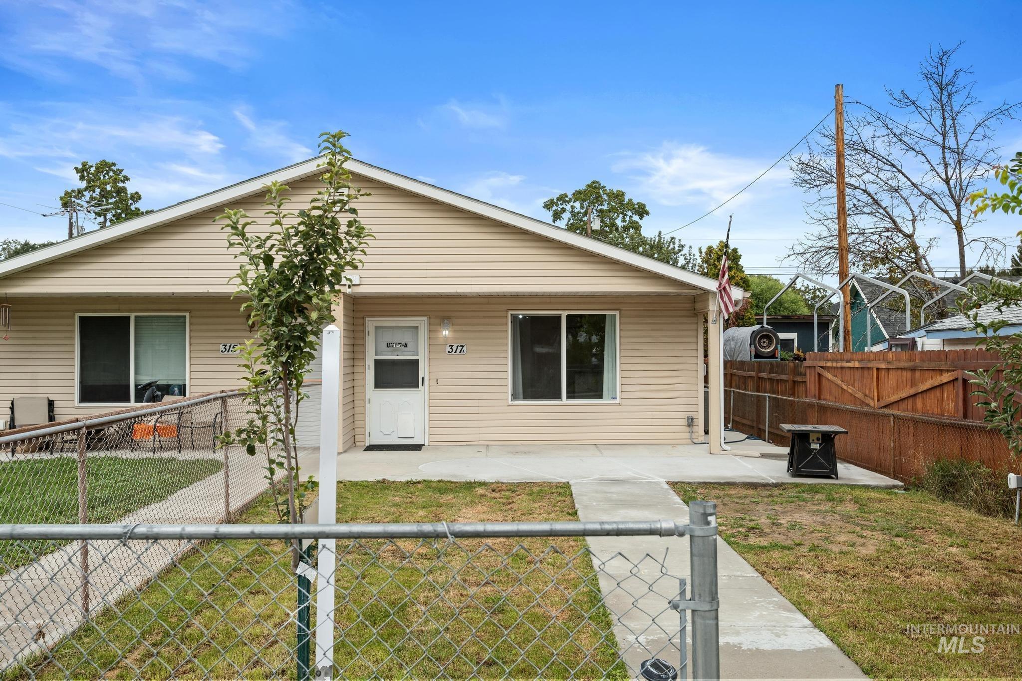 317 15Th Ave N, Nampa, Idaho 83687, 3 Bedrooms, 1.5 Bathrooms, Residential Income For Sale, Price $350,000,MLS 98999448
