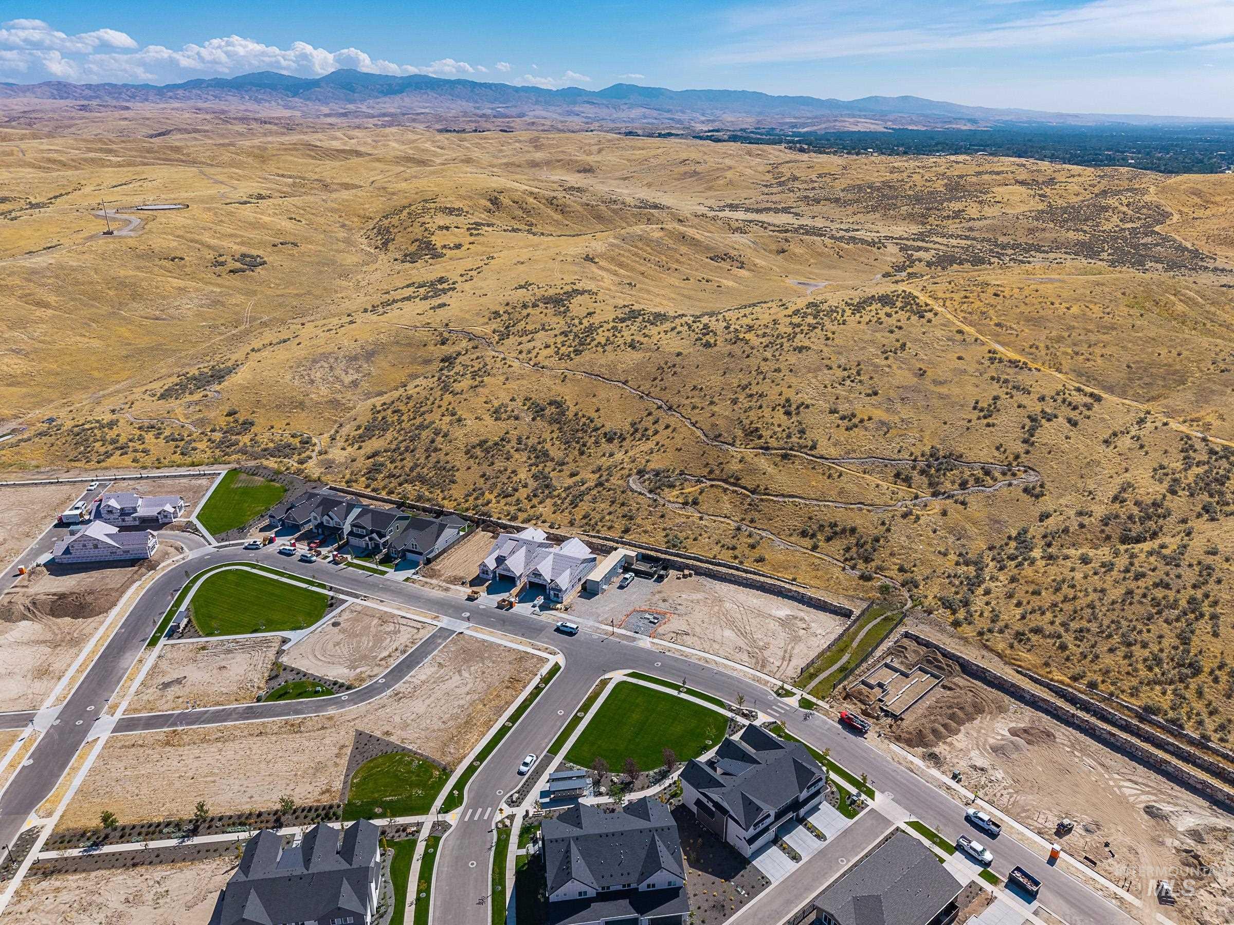 6200 N Holly Springs Ln, Eagle, Idaho 83616, 3 Bedrooms, 2.5 Bathrooms, Residential For Sale, Price $465,000, 98999481