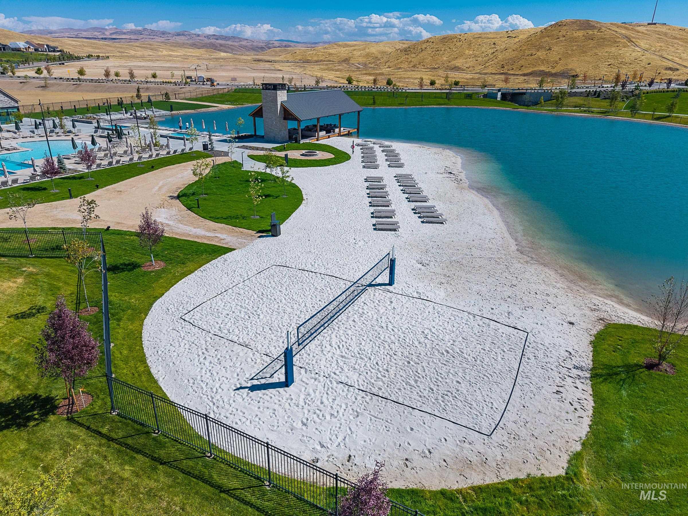 6200 N Holly Springs Ln, Eagle, Idaho 83616, 3 Bedrooms, 2.5 Bathrooms, Residential For Sale, Price $465,000, 98999481