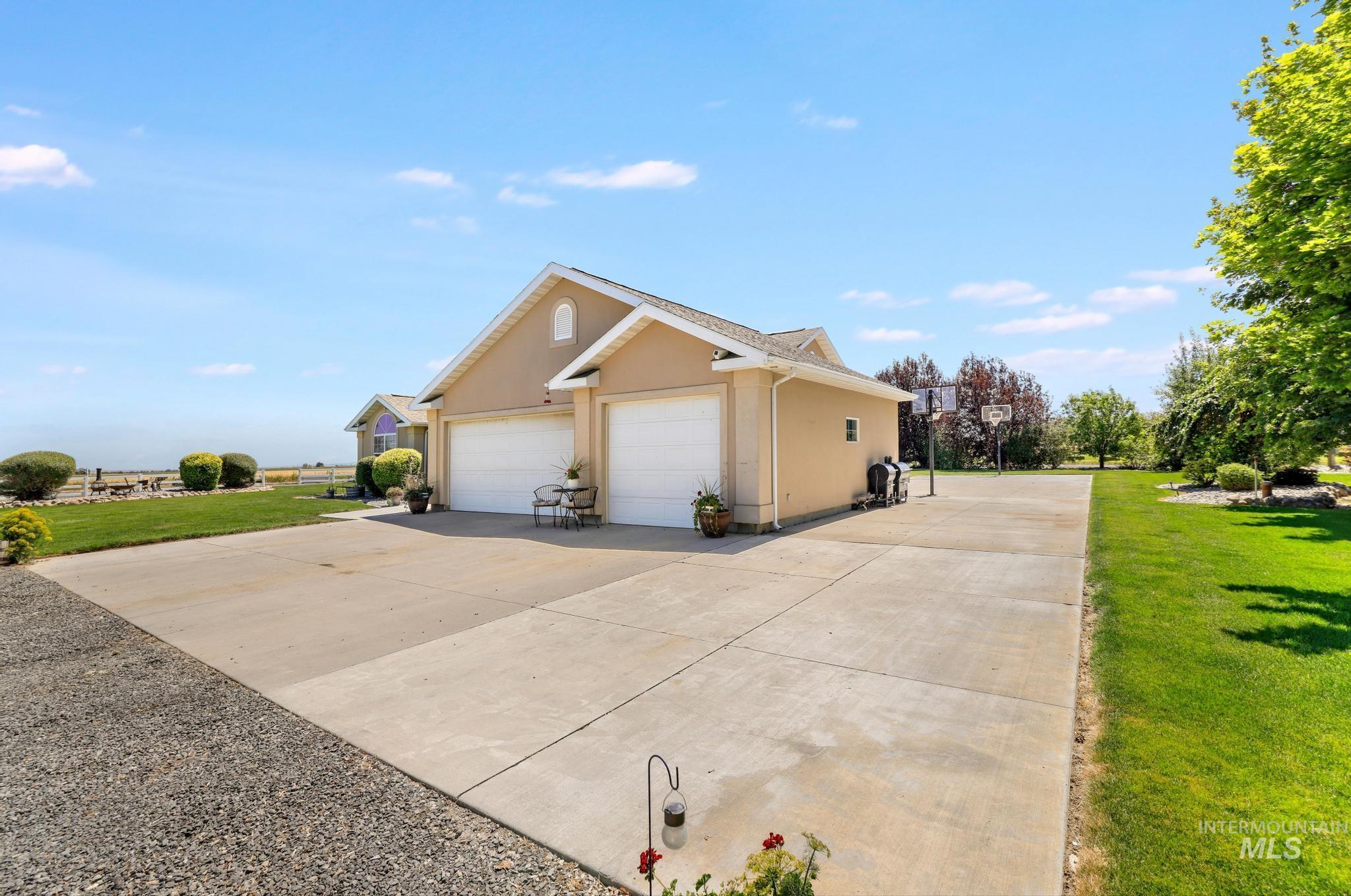 3962 N 2405 E, Twin Falls, Idaho 83301, 5 Bedrooms, 3 Bathrooms, Residential For Sale, Price $790,000, 98999484